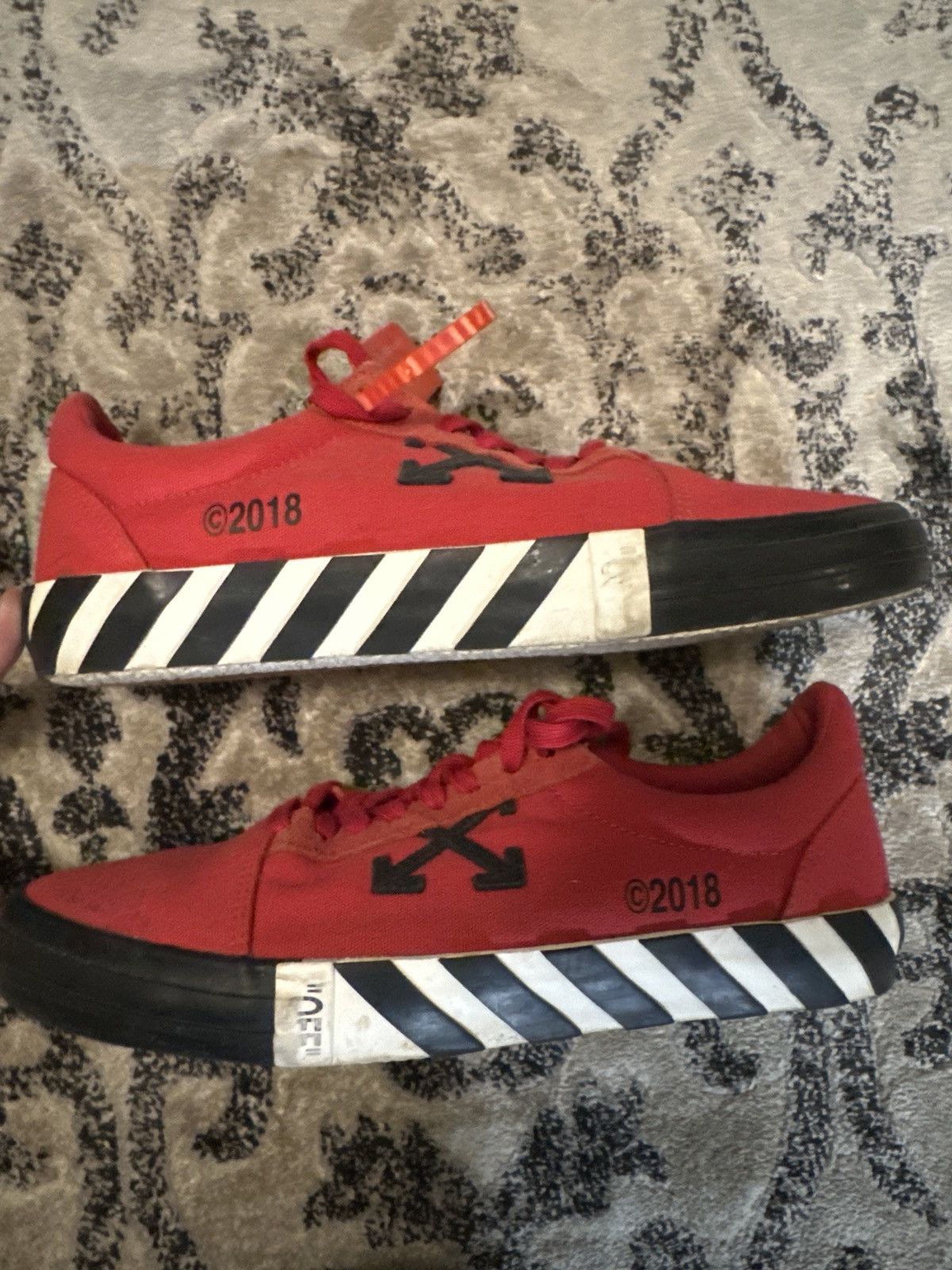 Off-White Off-White Vulc Low Sneaker Red Size US 10.5 / EU 43-44 - 1 Thumbnail