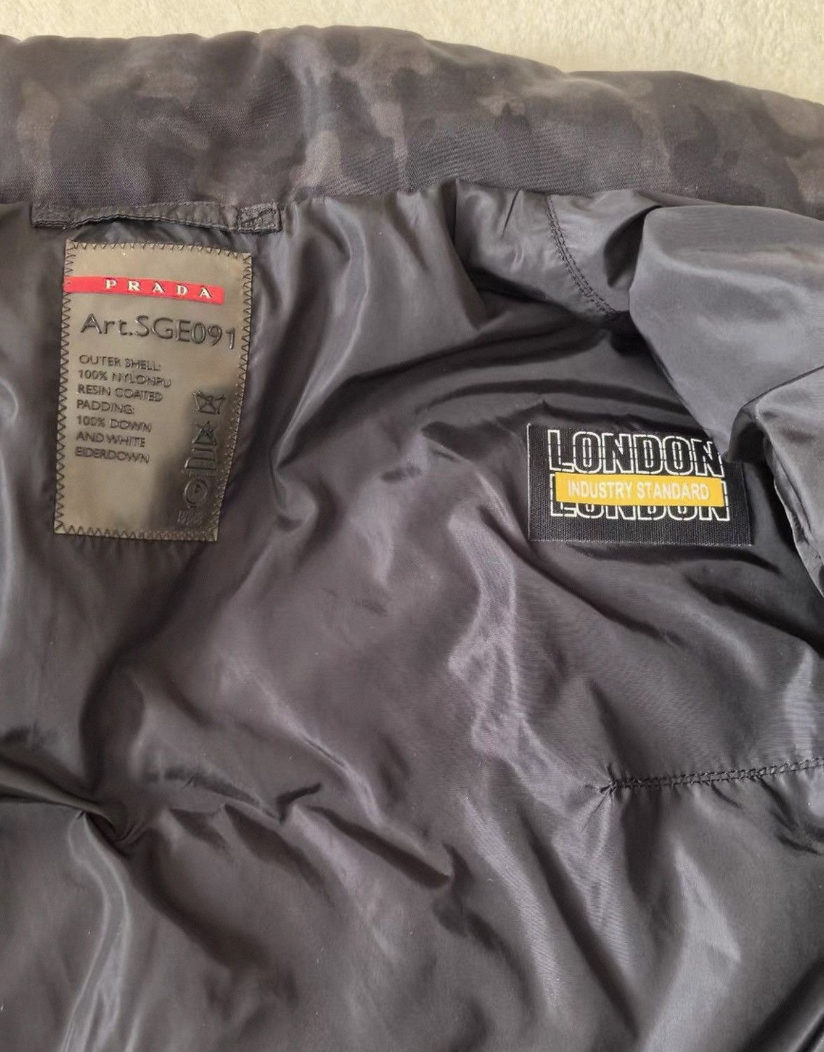 Prada Prada Camouflage dark pattern metal label down jacket Size US M / EU 48-50 / 2 - 7 Thumbnail