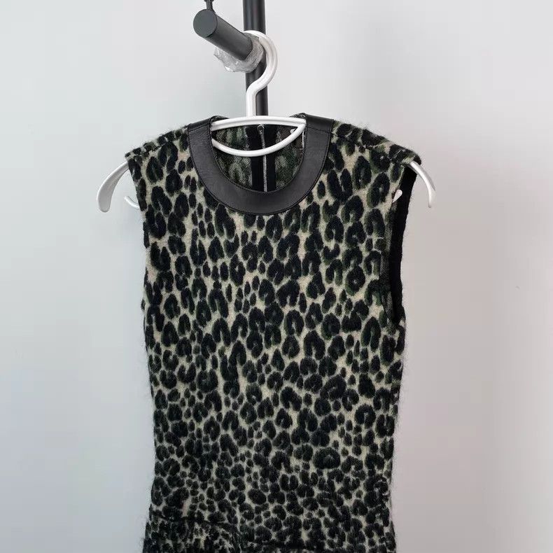 Louis Vuitton Louis Vuitton Small leopard-print wool-leather-blend dress Size XS / US 0-2 / IT 36-38 - 3 Thumbnail