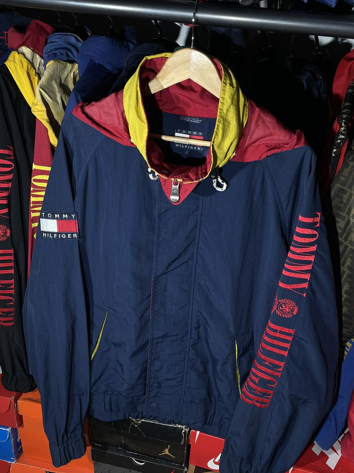 Tommy Hilfiger × Vintage Jacket Tommy Hilfiger Spell Out 90’s Vintage Size US L / EU 52-54 / 3 - 3 Thumbnail