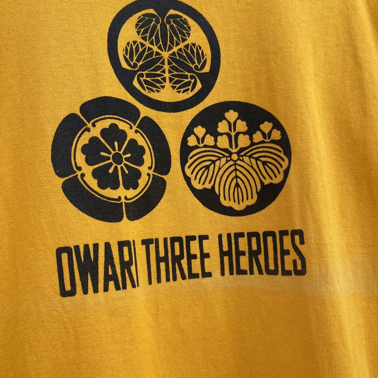 Japanese Brand Vintage Faded Y2K Owari Three Heroes ERD GRUNGE TEE Size US S / EU 44-46 / 1 - 6 Thumbnail