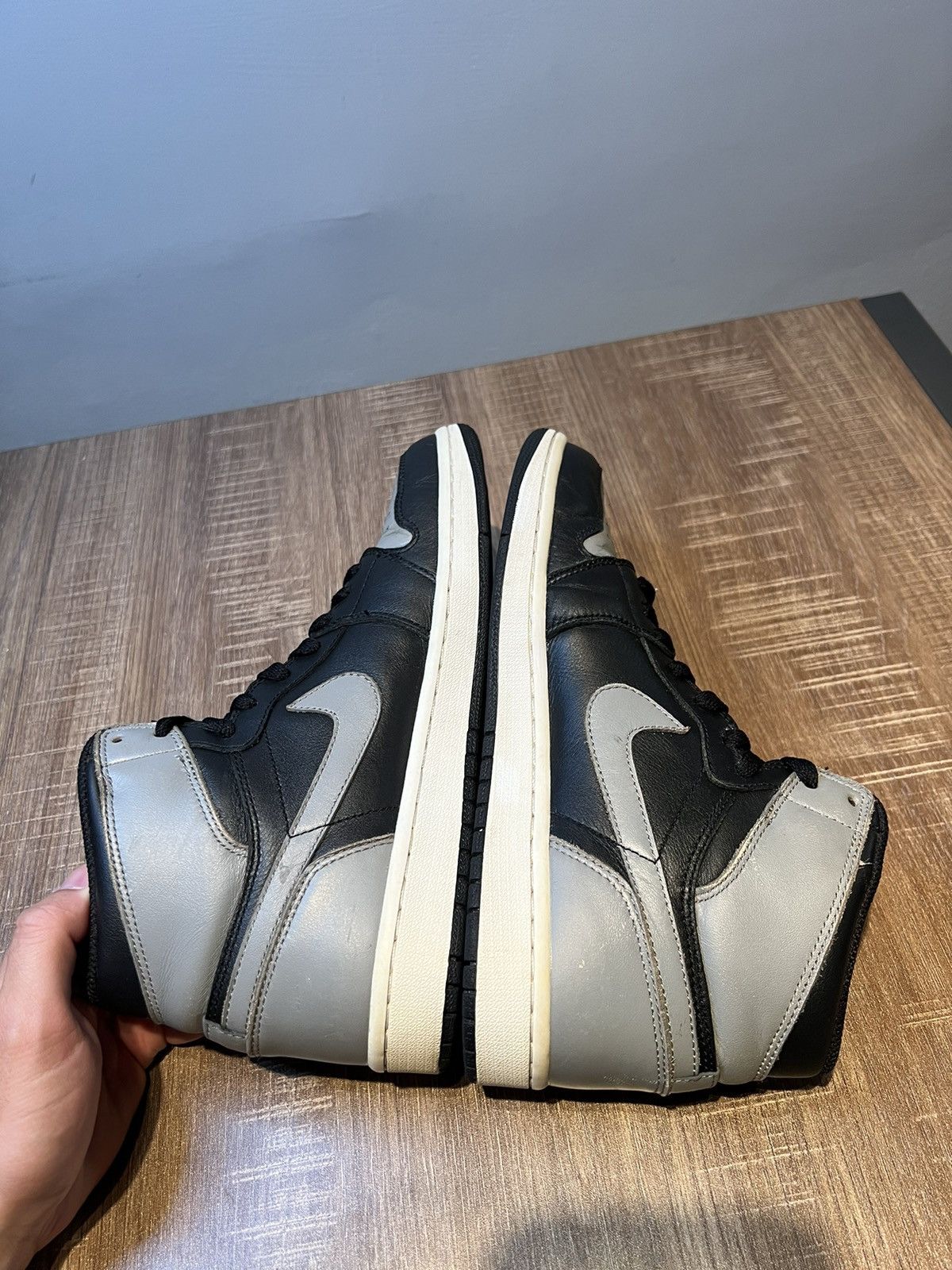 Jordan Brand Men's 2013 Nike Air Jordan 1 Retro High OG Shadow Size 9 Size US 9 / EU 42 - 5 Thumbnail