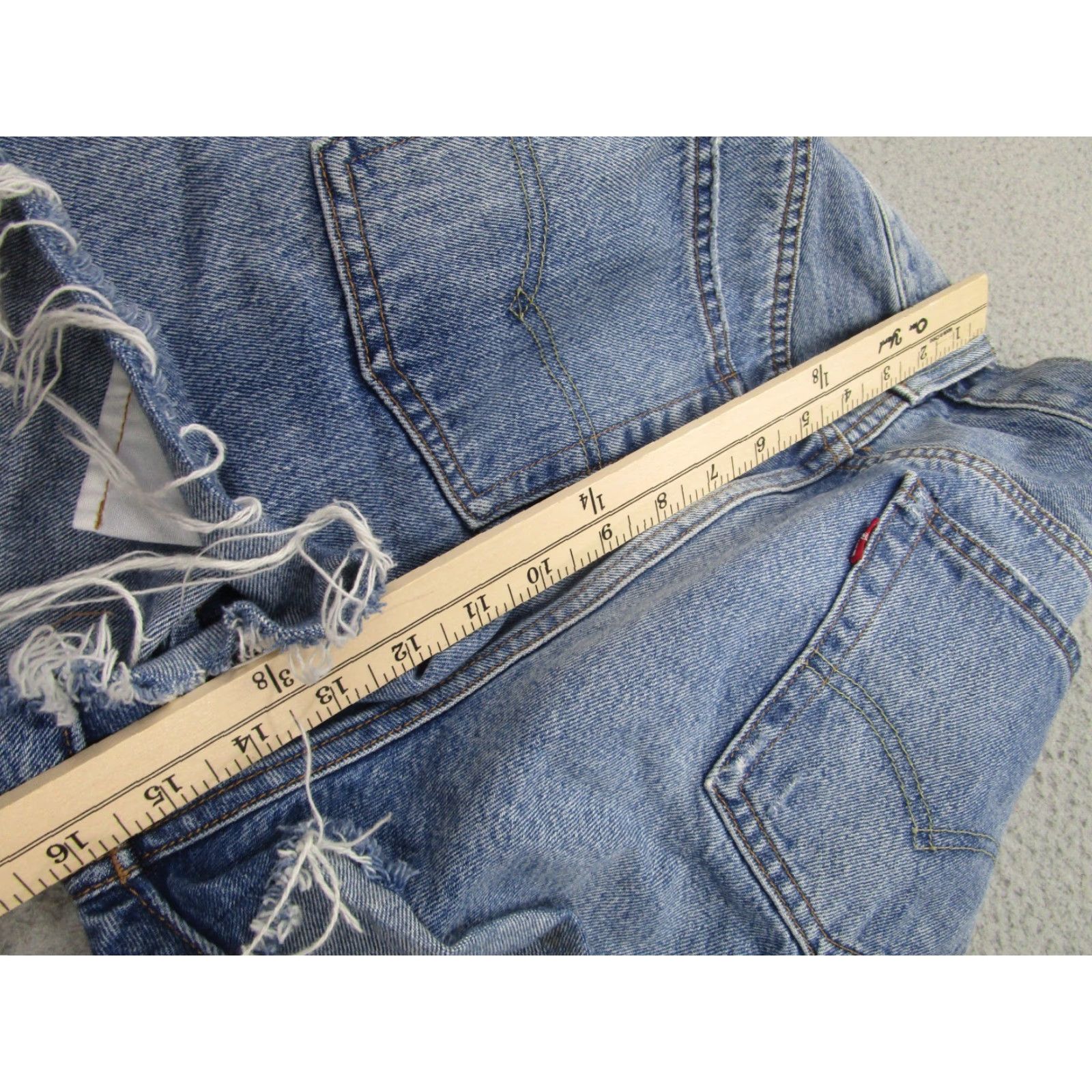 Levi's VINTAGE Levis 501 Premium Shorts Womens 28 Blue Denim High Rise Cutoff Frayed Big E 90s Size 28" / US 6 / IT 42 - 3 Thumbnail