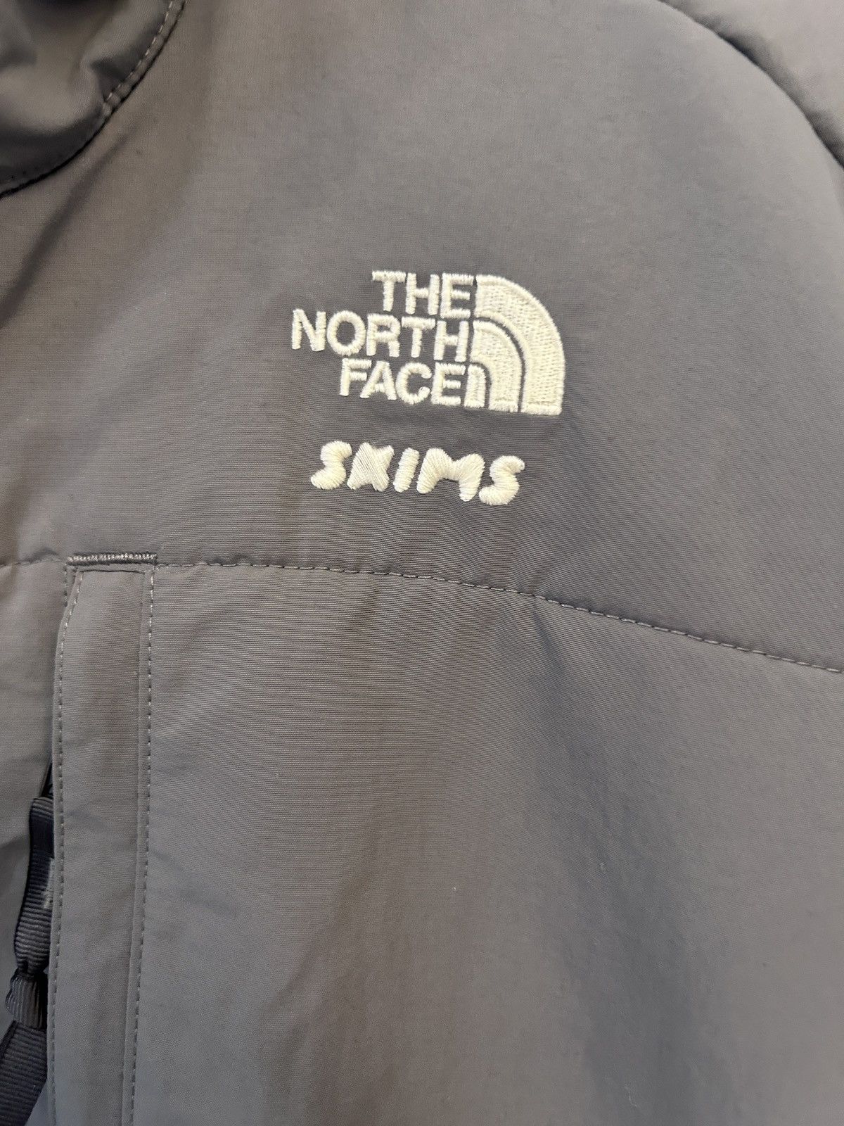 SKIMS The North Face x SKIMS 1995 Denali fleece jacket gunmetal S Size S / US 4 / IT 40 - 6 Thumbnail