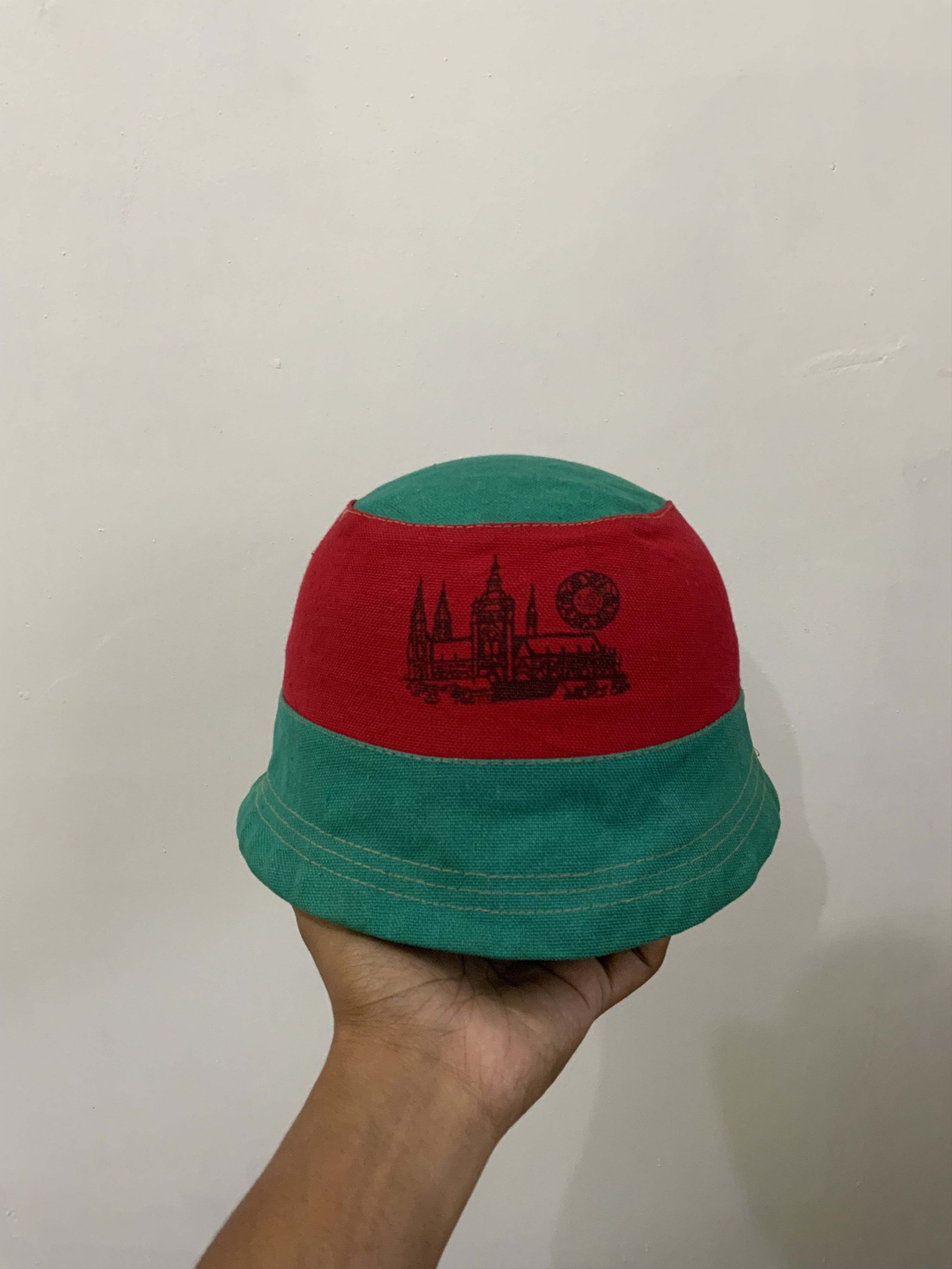 Vintage Vintage Praha Bucket Hat Size ONE SIZE - 1 Thumbnail