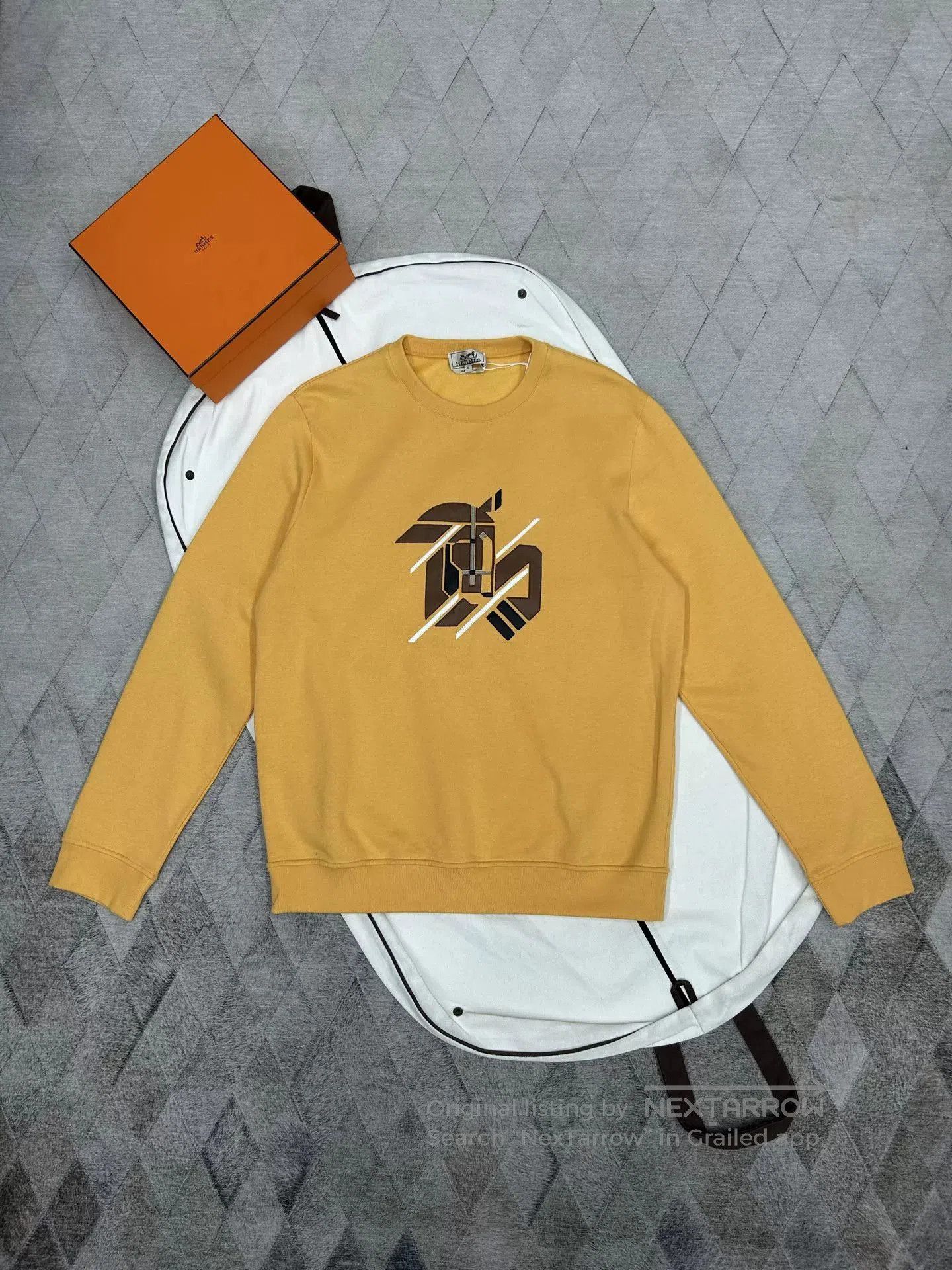 Hermes Hermes Embroidered Lambskin Horseshoe Sweatshirt. Size US XL / EU 56 / 4 - 1 Thumbnail