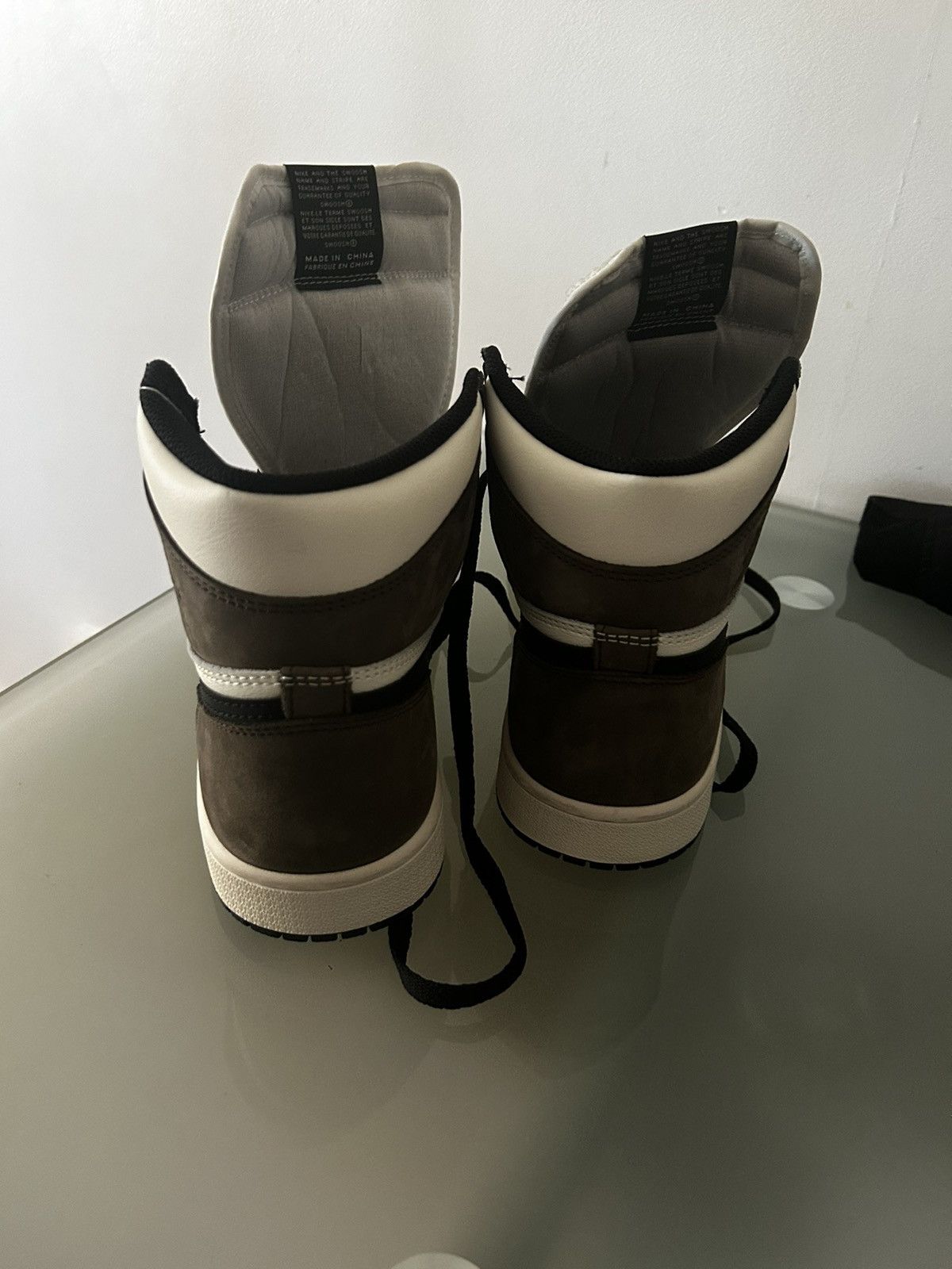 Jordan Brand × Nike Air Jordan 1 Retro High OG Dark Mocha Size US 9 / EU 42 - 15 Thumbnail