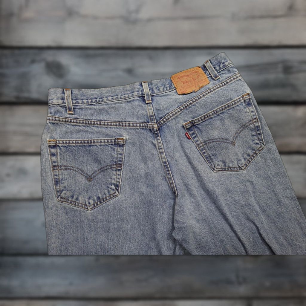 Levi's VINTAGE Levi's 550 Jeans Mens 36x29 Blue Light Wash Relaxed Fit Denim Retro Size US 36 / EU 52 - 1 Thumbnail