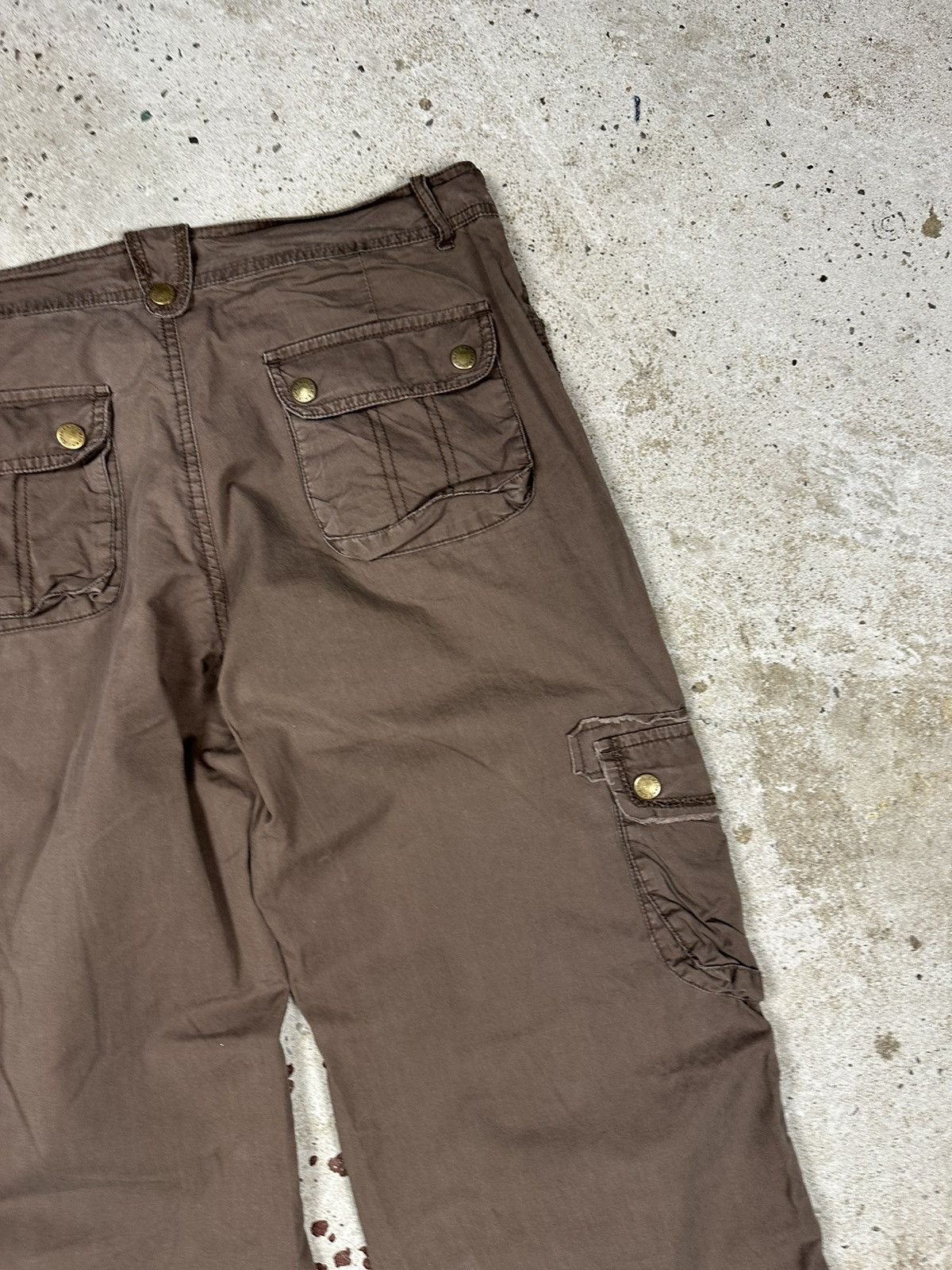 If Six Was Nine × Japanese Brand × Vintage Vintage Y2K Brown Cargo Flare Pants Baggy Size US 29 - 11 Thumbnail