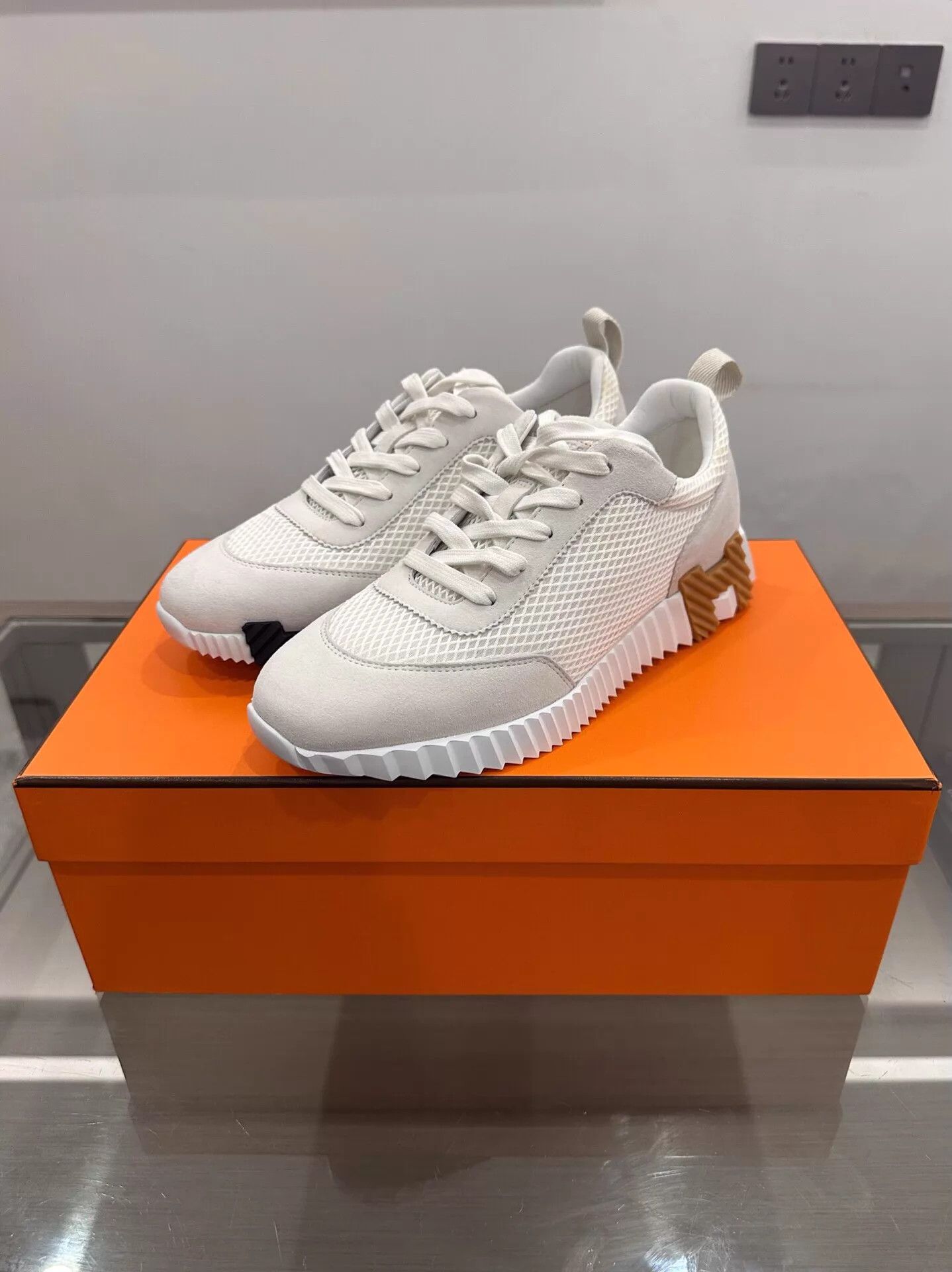 Hermes New Hermes Bouncing White Side H Logo Sneakers 39 Size US 8.5 / IT 38.5 - 1 Thumbnail
