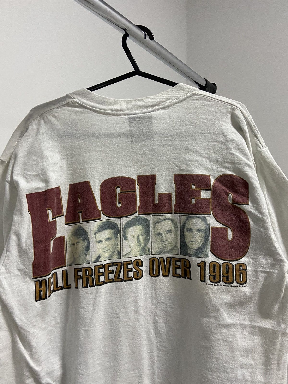 Giant Vintage 1994 The Eagles Hotel California Hell freezes tee Size US L / EU 52-54 / 3 - 9 Thumbnail