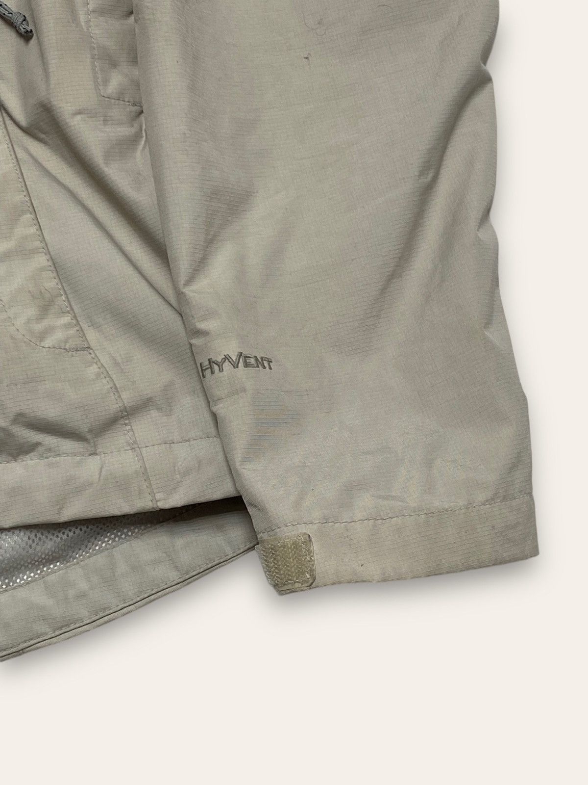 The North Face Vintage THE NORTH FACE Grey Waterproof Windbreaker Shell Size US M / EU 48-50 / 2 - 15 Thumbnail
