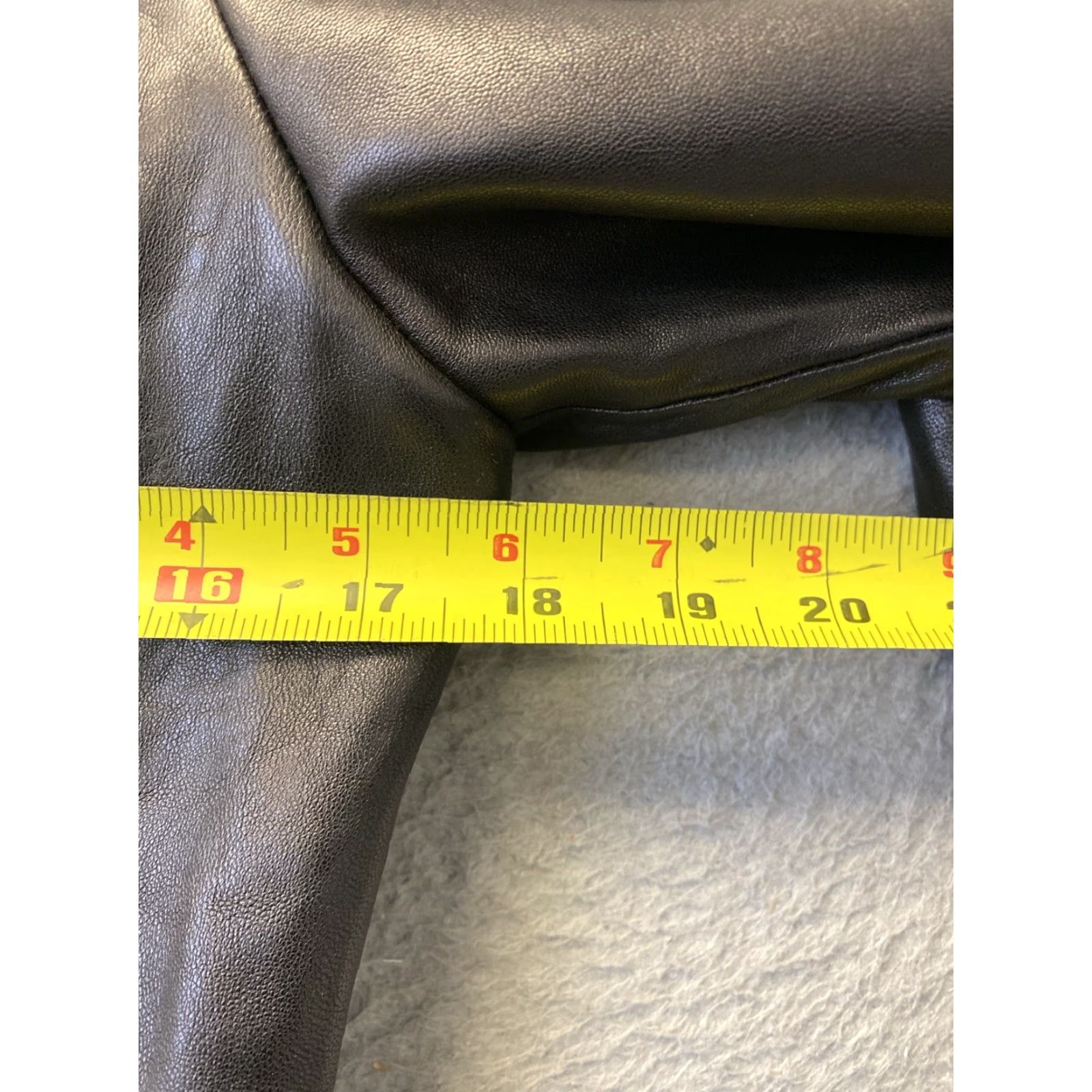 Jones New York VINTAGE Jones New York Women's Trench Coat Leather M Black Solid 51-68 Trench Coat Womens M Black 90s? Size M / US 6-8 / IT 42-44 - 4 Thumbnail