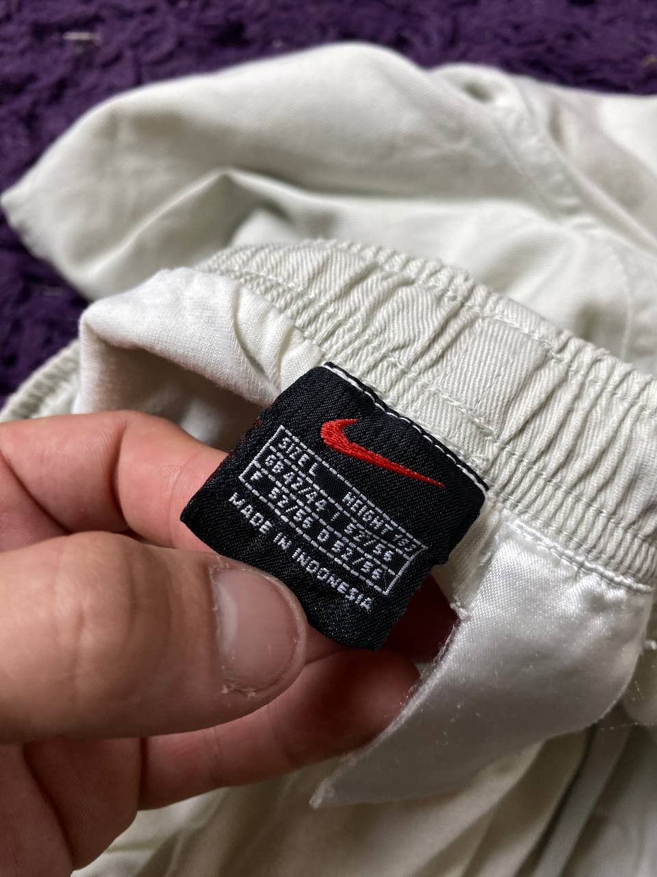 Nike shorts white NIKE Y2K logo Vintage size L streetwear Size US 34 / EU 50 - 2 Thumbnail