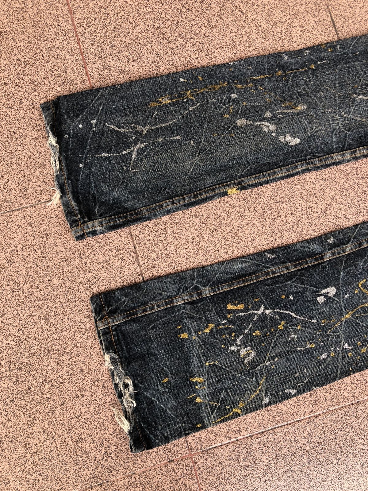 Japanese Brand Kui Super Flared Splatter Distressed Jeans Size US 30 / EU 46 - 10 Thumbnail