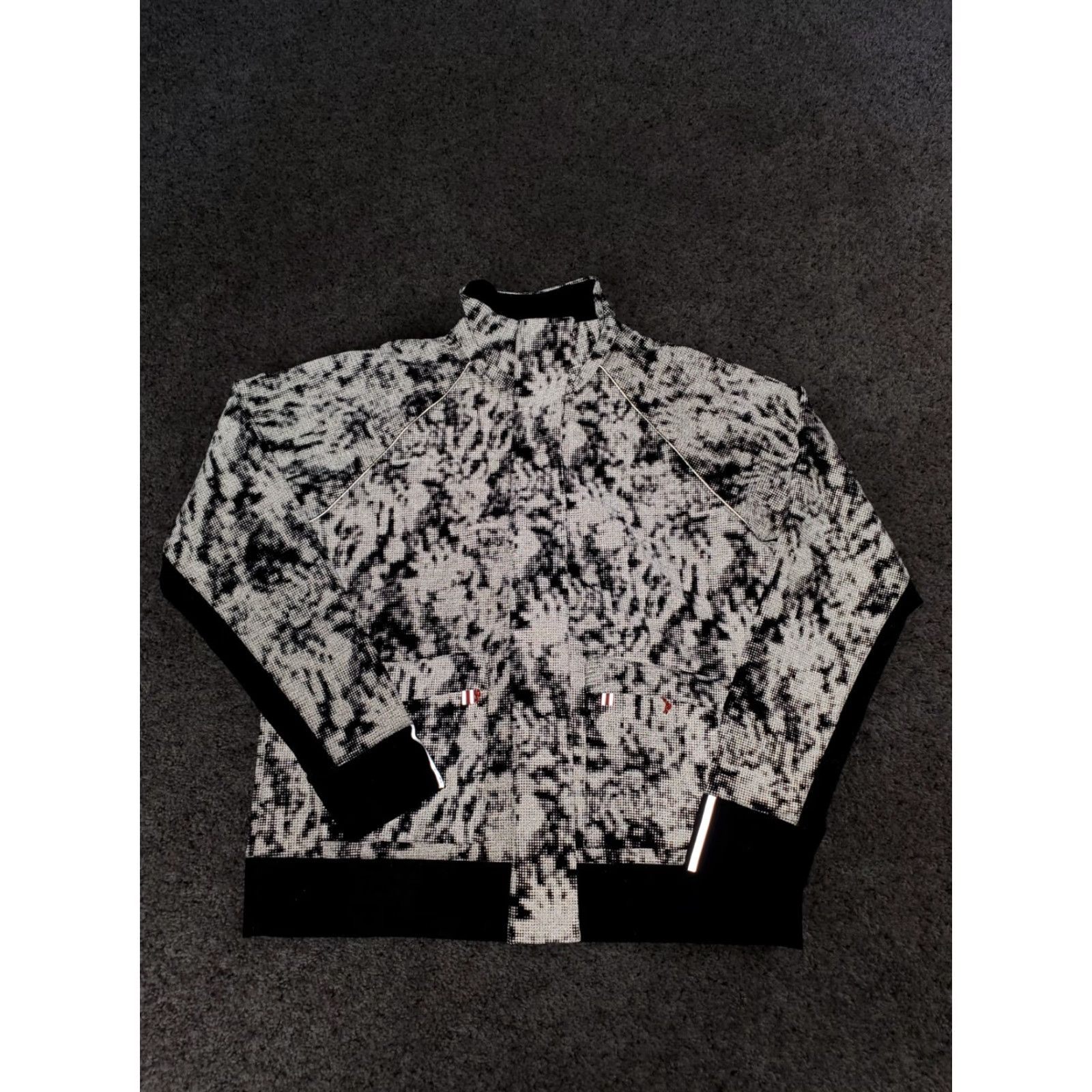New Balance New Balance Impact Reflective Jacket Womens Large Gray Digital Camo NB Heat NWT Reflective Full Zip Windbreaker Running & Jogging Coat Size L / US 10 / IT 46 - 4 Thumbnail