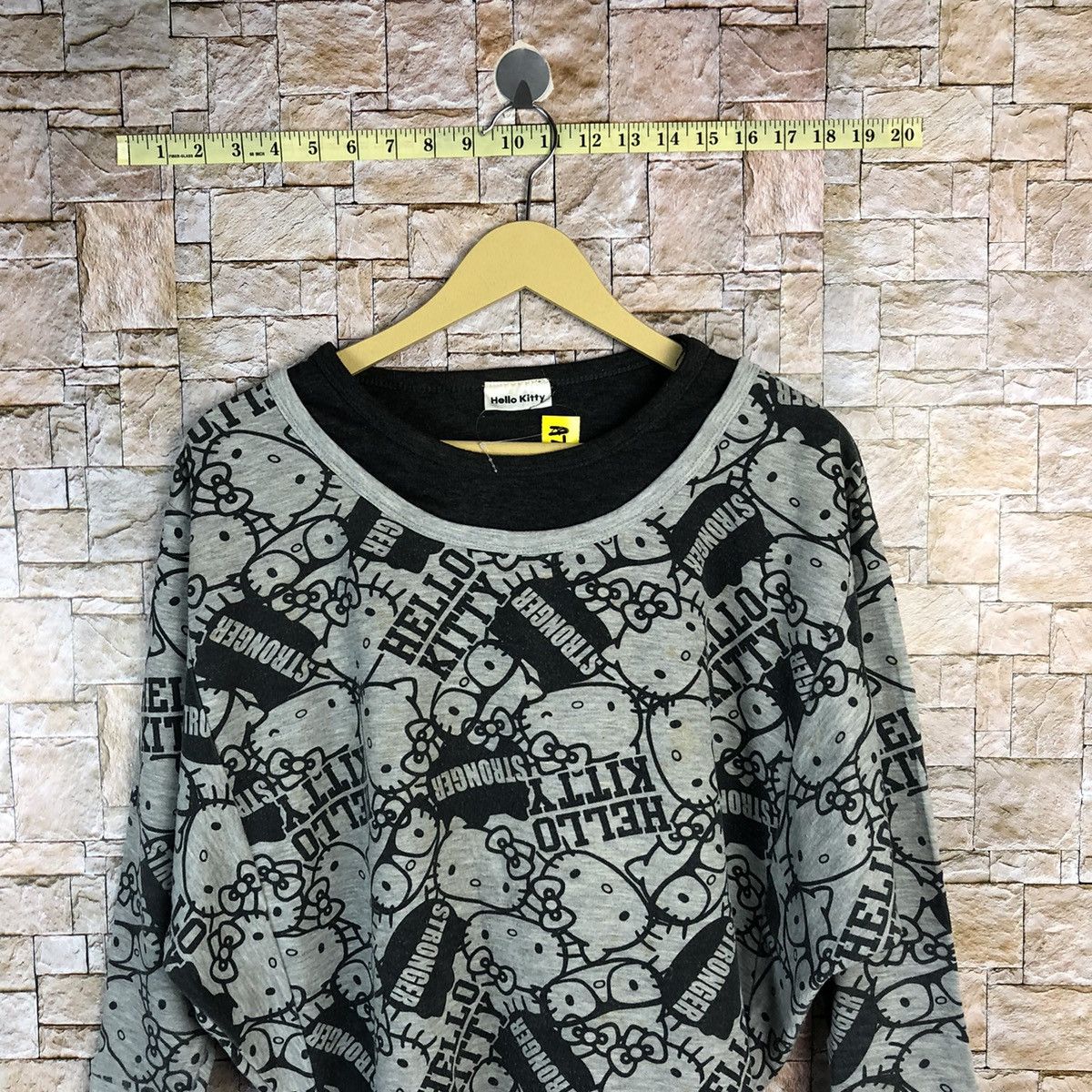 Anime × Japanese Brand Hello Kitty Grey Sweatshirt #A707 Size US M / EU 48-50 / 2 - 2 Thumbnail