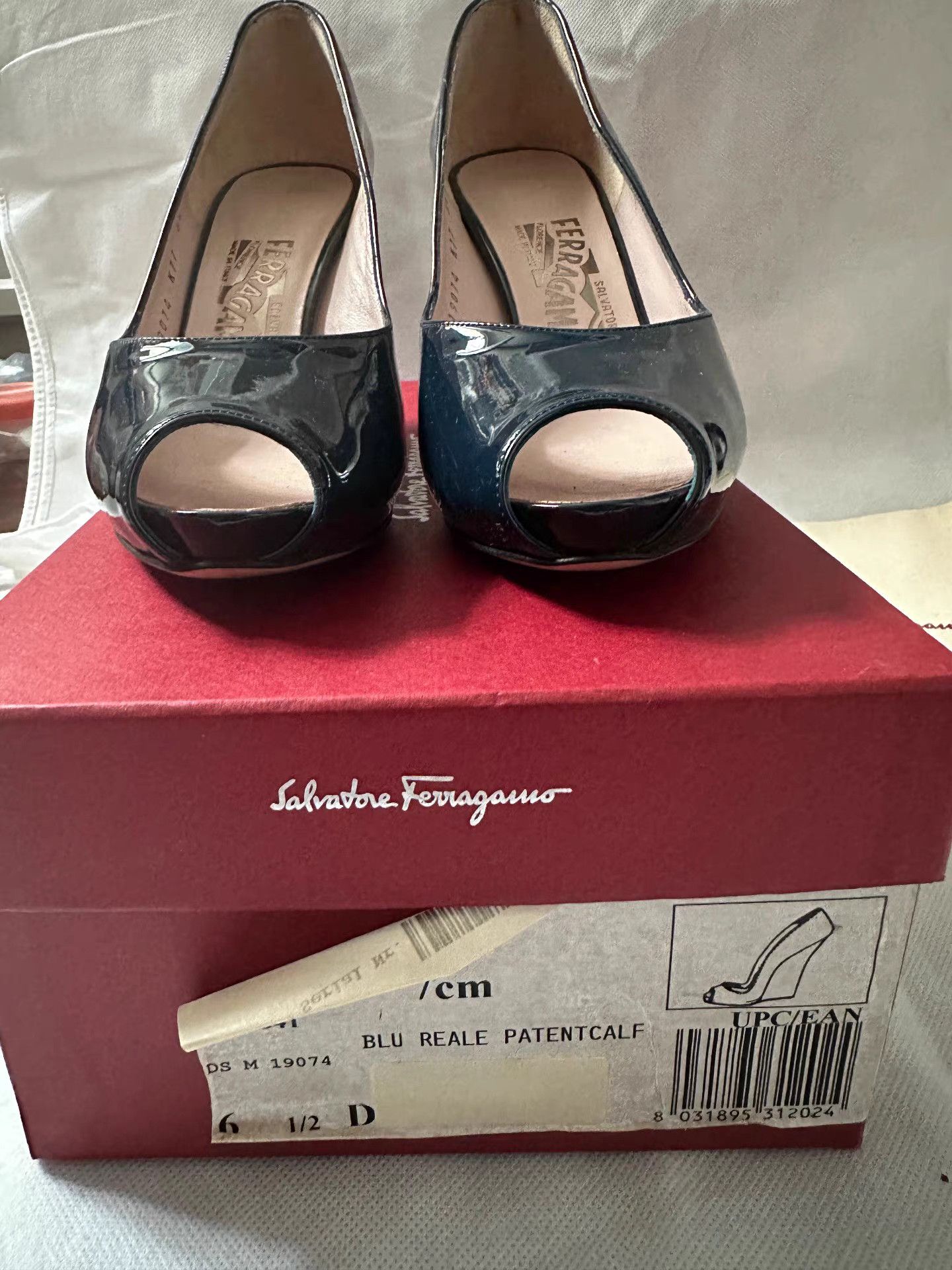 Salvatore Ferragamo Ferragamo Peep Toe Heels Q9 Size US 7 / IT 37 - 1 Thumbnail