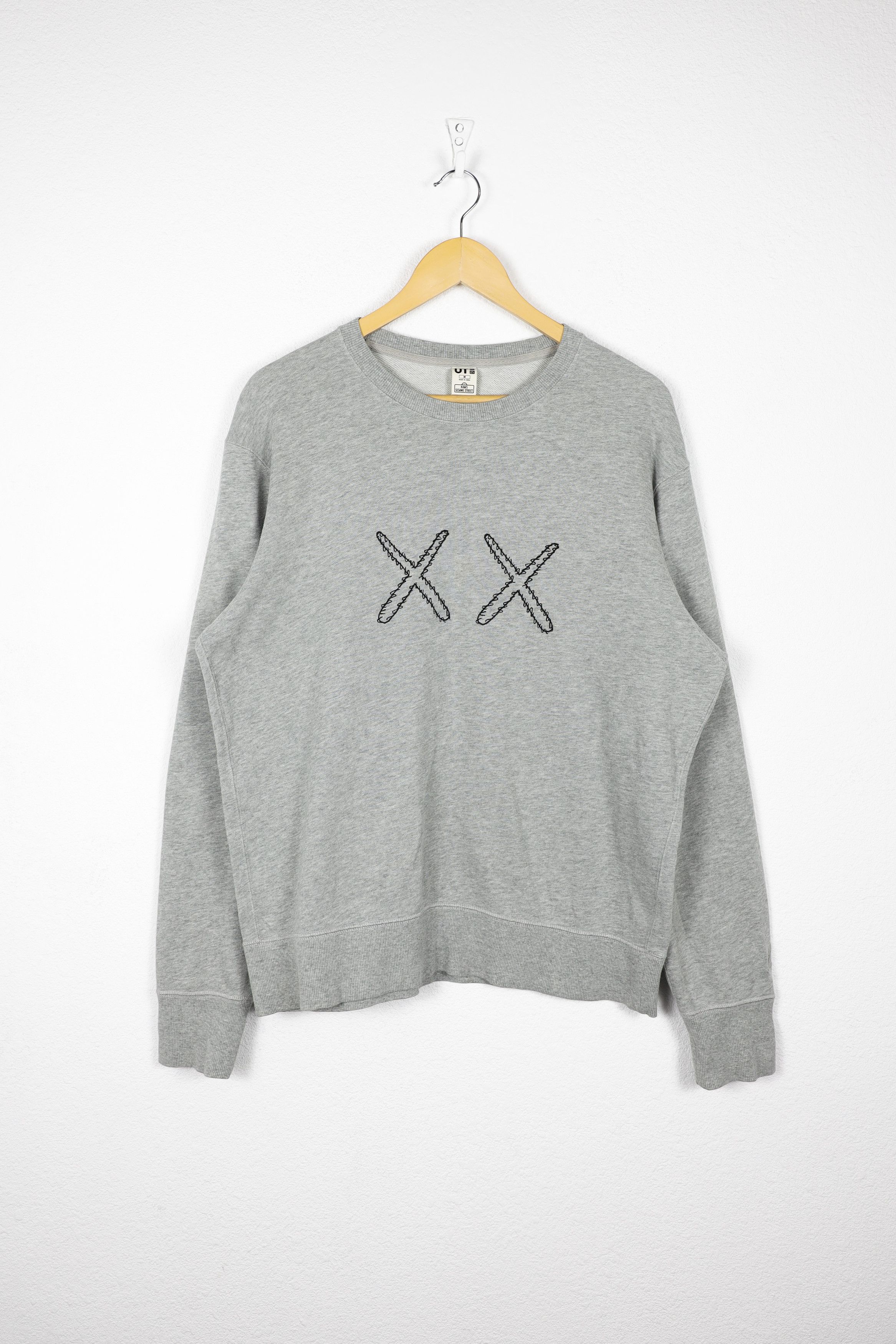 Kaws Kaws x Uniqlo Sesame Logo Sweatshirt Japan Size US M / EU 48-50 / 2 - 1 Thumbnail