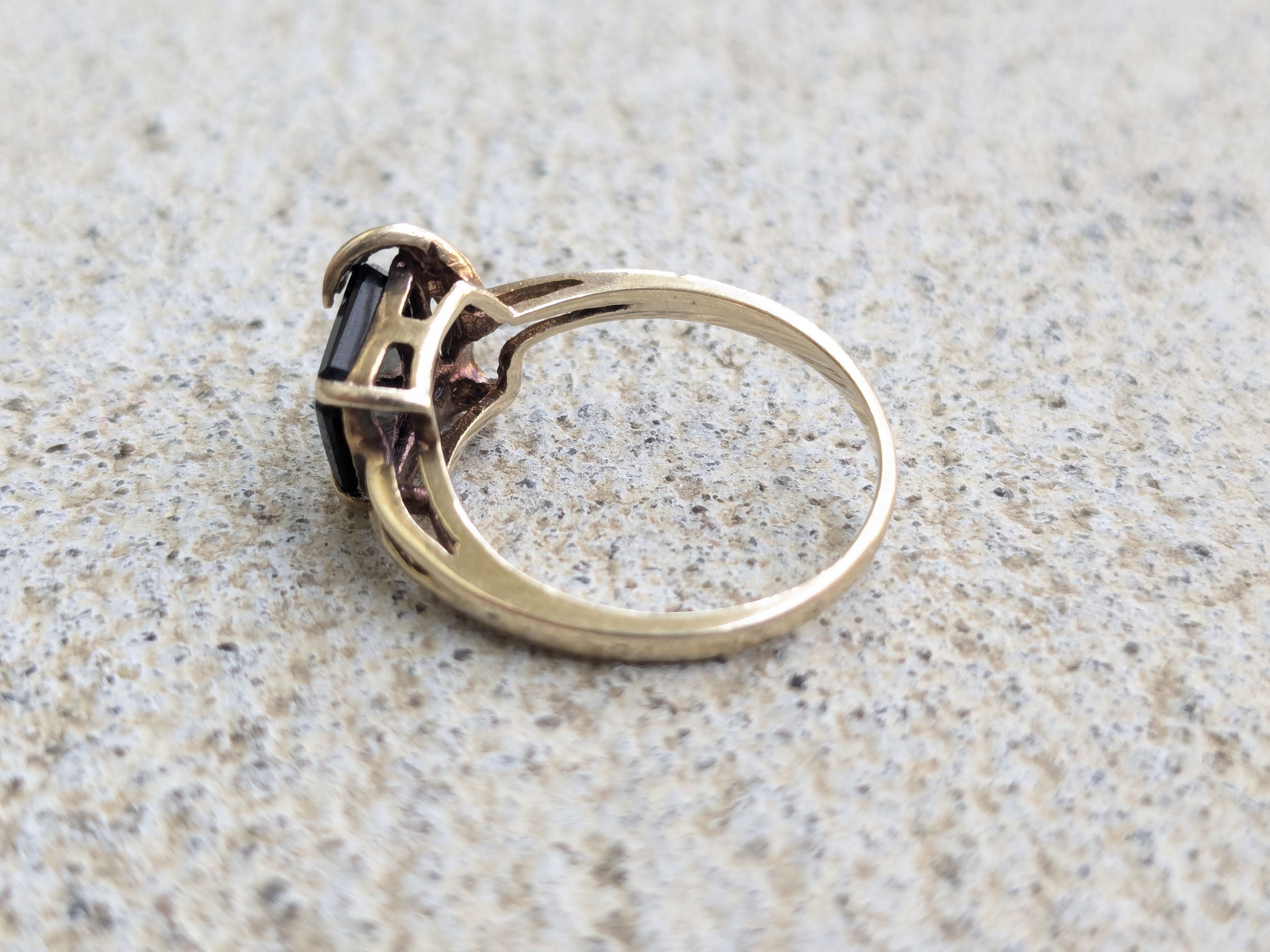 Jewelry × Vintage 10k Yellow Gold Ring Black Onyx Diamond 5.75 Size ONE SIZE - 6 Thumbnail