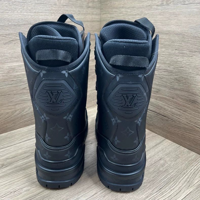 Louis Vuitton Louis Vuitton Trainer Black Uggs boots Size US 9.5 / EU 42-43 - 3 Thumbnail