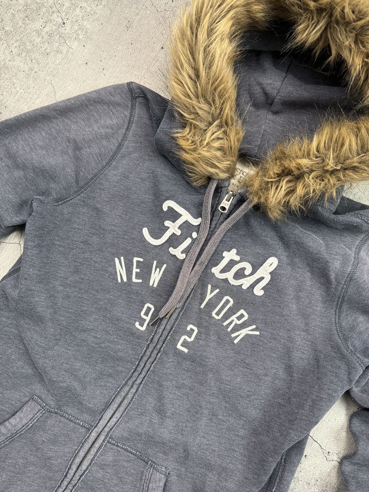 Abercrombie & Fitch Vintage Abercrombie And Fitch Fur Zip Hoodie Size US L / EU 52-54 / 3 - 3 Thumbnail