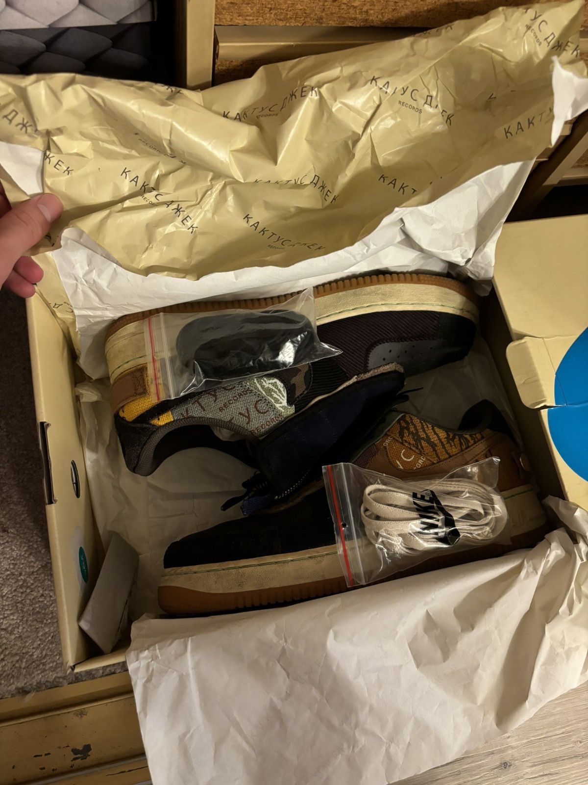 Nike × Travis Scott Travis Scott Cactus Jack Air Force 1 Size US 10.5 / EU 43-44 - 2 Thumbnail