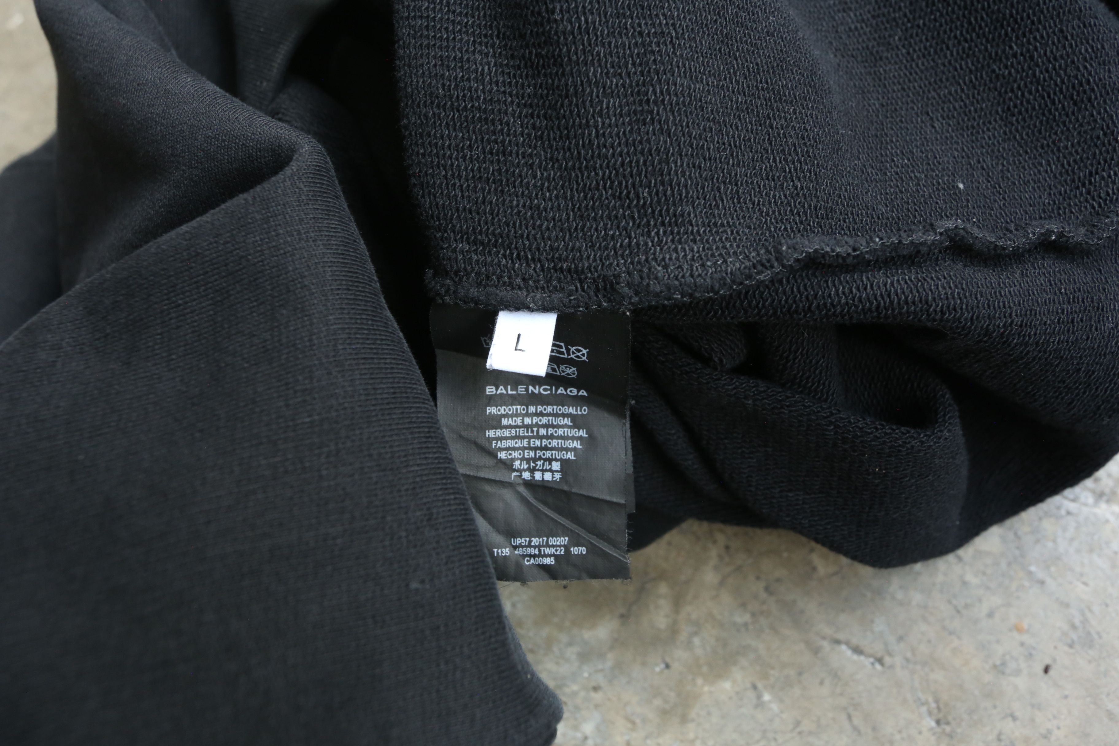 Balenciaga Balenciaga - F/W 17 - Oversized Homme Sweater Size US L / EU 52-54 / 3 - 6 Thumbnail