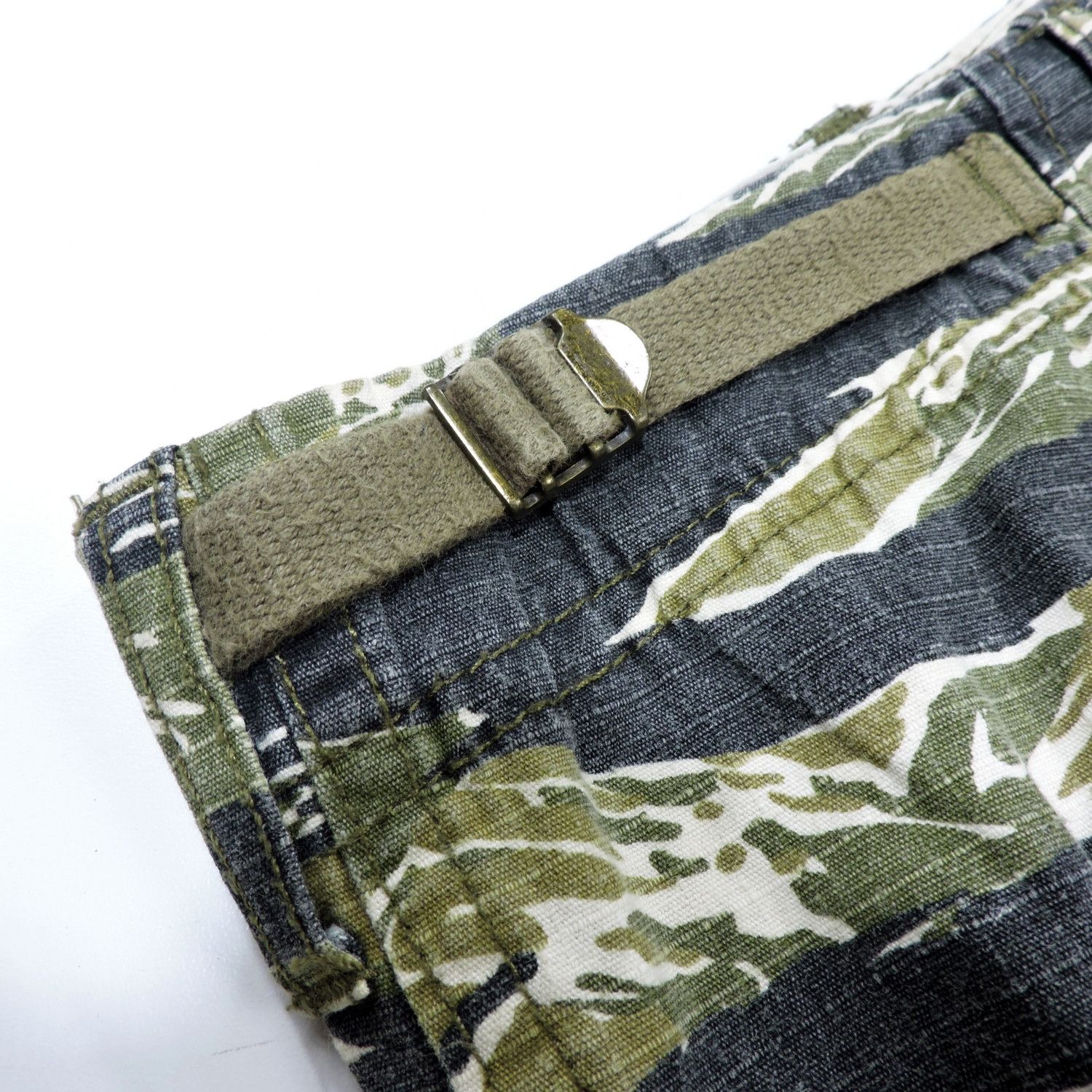 Neighborhood NEIGHBORHOOD TIGER STRIPES PATTERN COMBAT CARGO SHORT PANTS Size US 32 / EU 48 - 15 Thumbnail