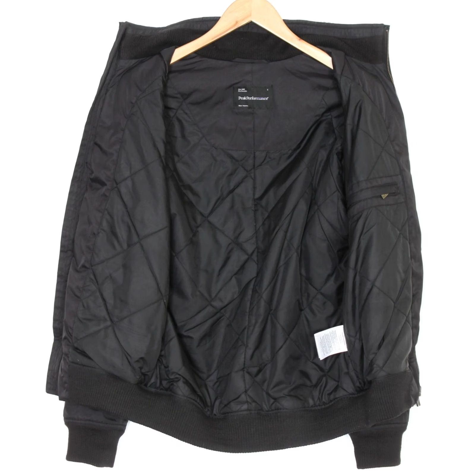 Peak Performance PEAK PERFORMANCE ALEX Bomber Jacket Men Size S Black Padded Quilt Lined MJ2251 Size US S / EU 44-46 / 1 - 7 Thumbnail