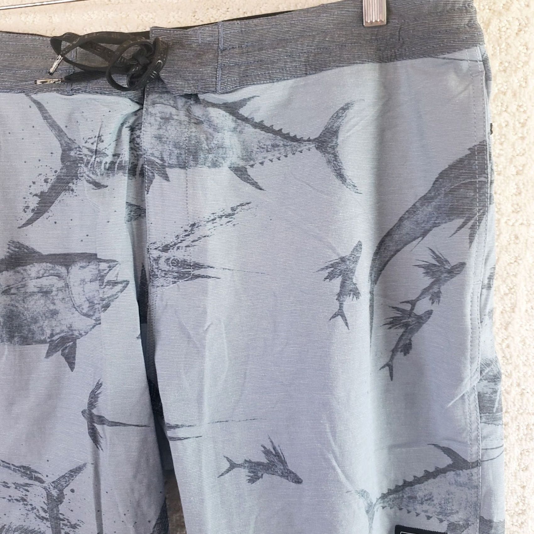 Vintage PELAGIC Board Shorts Men 38x8 Blue Fish Print Camouflage Swim Surf Flex Size US 38 / EU 54 - 7 Thumbnail