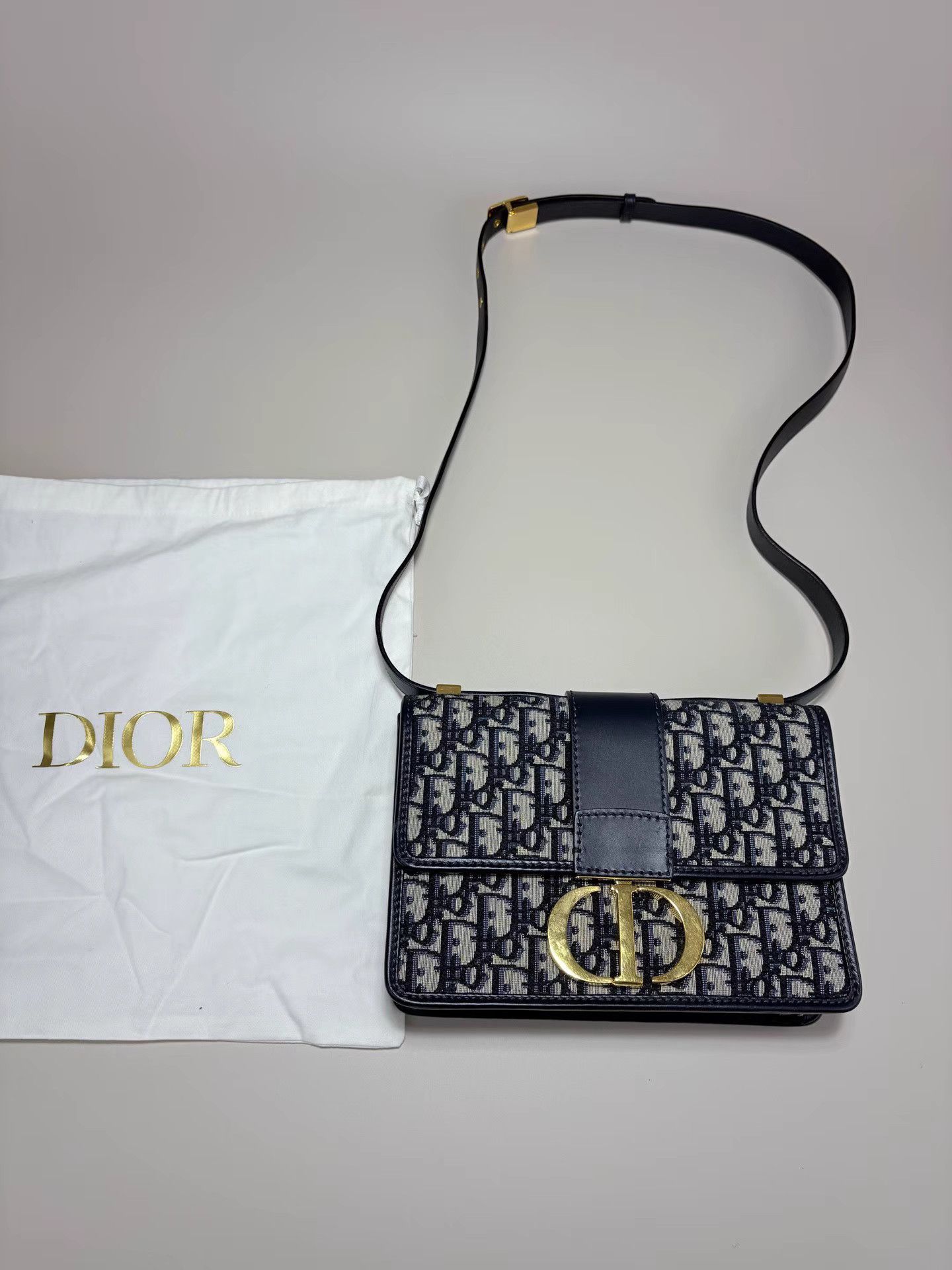 Dior DIOR 30 Montaigne Shoulder Bag & Crossbody Bag Size ONE SIZE - 1 Thumbnail