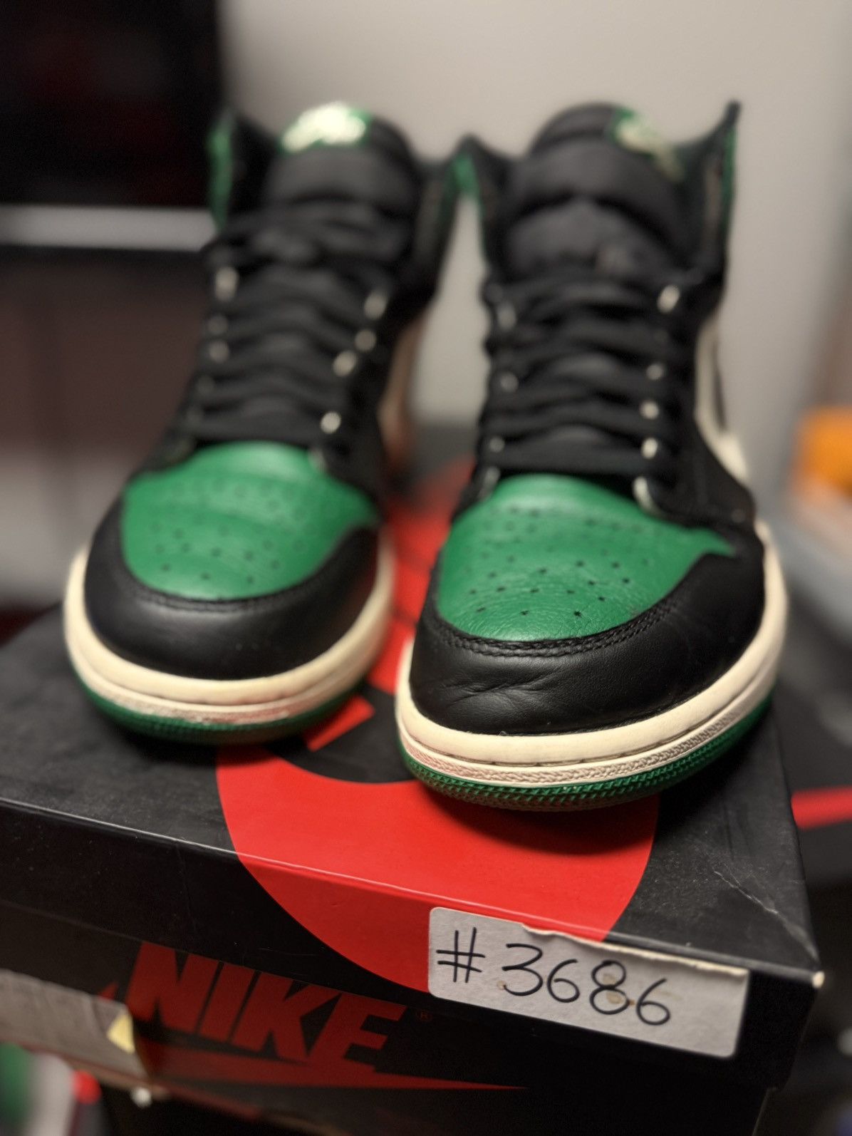 Jordan Brand × Nike Jordan 1 High OG Pine Green (2018) Size 11 🧼 Size US 11 / EU 44 - 3 Thumbnail