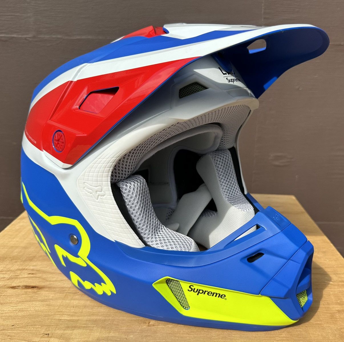 Fox Racing × Supreme Supreme Fox Racing V2 Helmet Size ONE SIZE - 1 Thumbnail