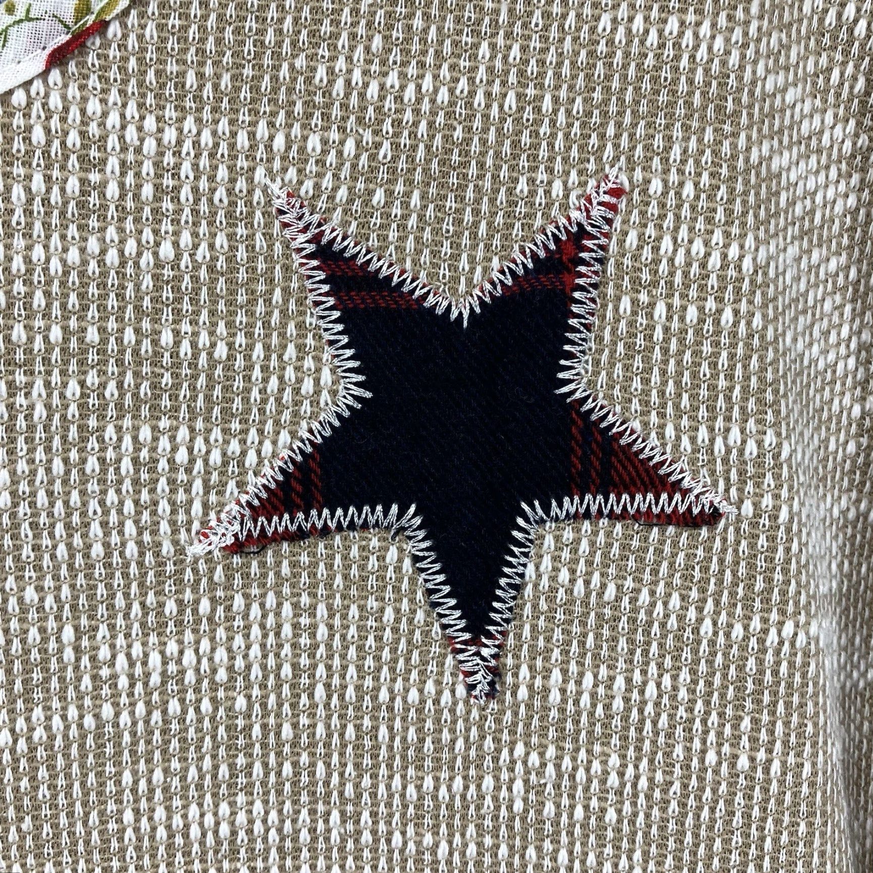 Vintage VINTAGE Women's Casual Knit Top Long Sleeve Medium Embroidered Flowers Hearts Stars Beige Cotton T-Shirt Bohemian Arts Size M / US 6-8 / IT 42-44 - 5 Thumbnail