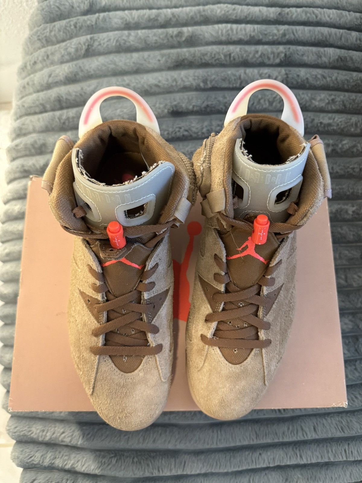 Jordan Brand Size 10.5 – Jordan 6 Travis Scott British Khaki OG Box 9/10 Size US 10.5 / EU 43-44 - 4 Thumbnail