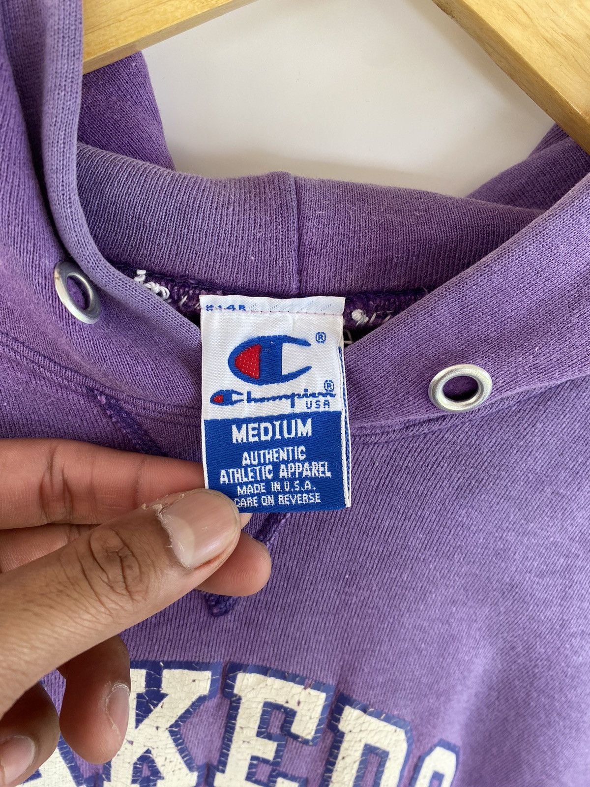 Champion × NBA × Vintage ✅️Vtg Champion Lakers Faded Hoodie Pullover Size US L / EU 52-54 / 3 - 14 Thumbnail