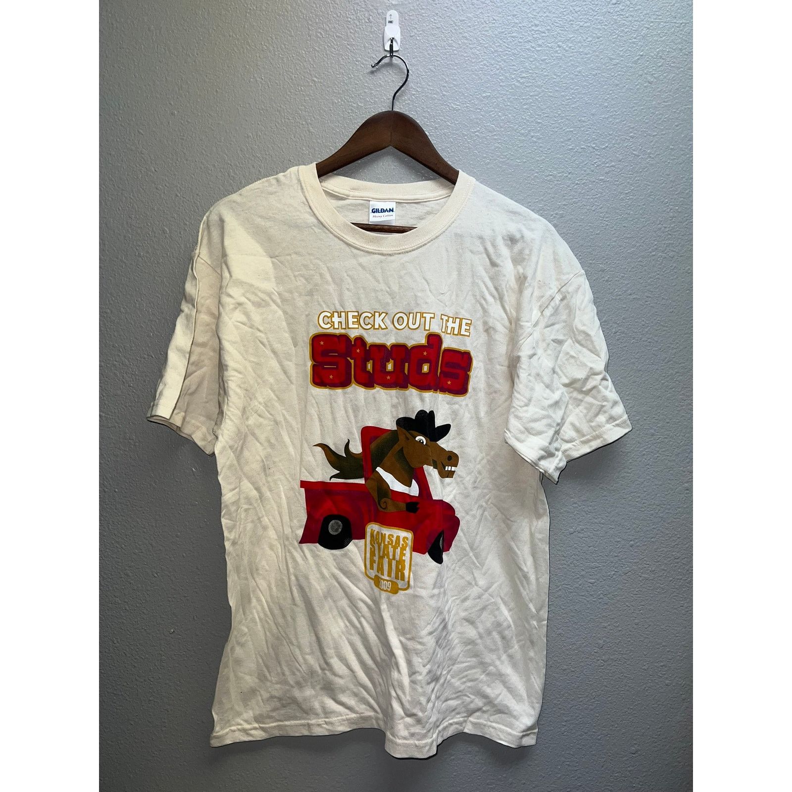 Gildan 2009 Kansas State Fair Check Out The Studs Shirt 2000s L Size US L / EU 52-54 / 3 - 1 Thumbnail