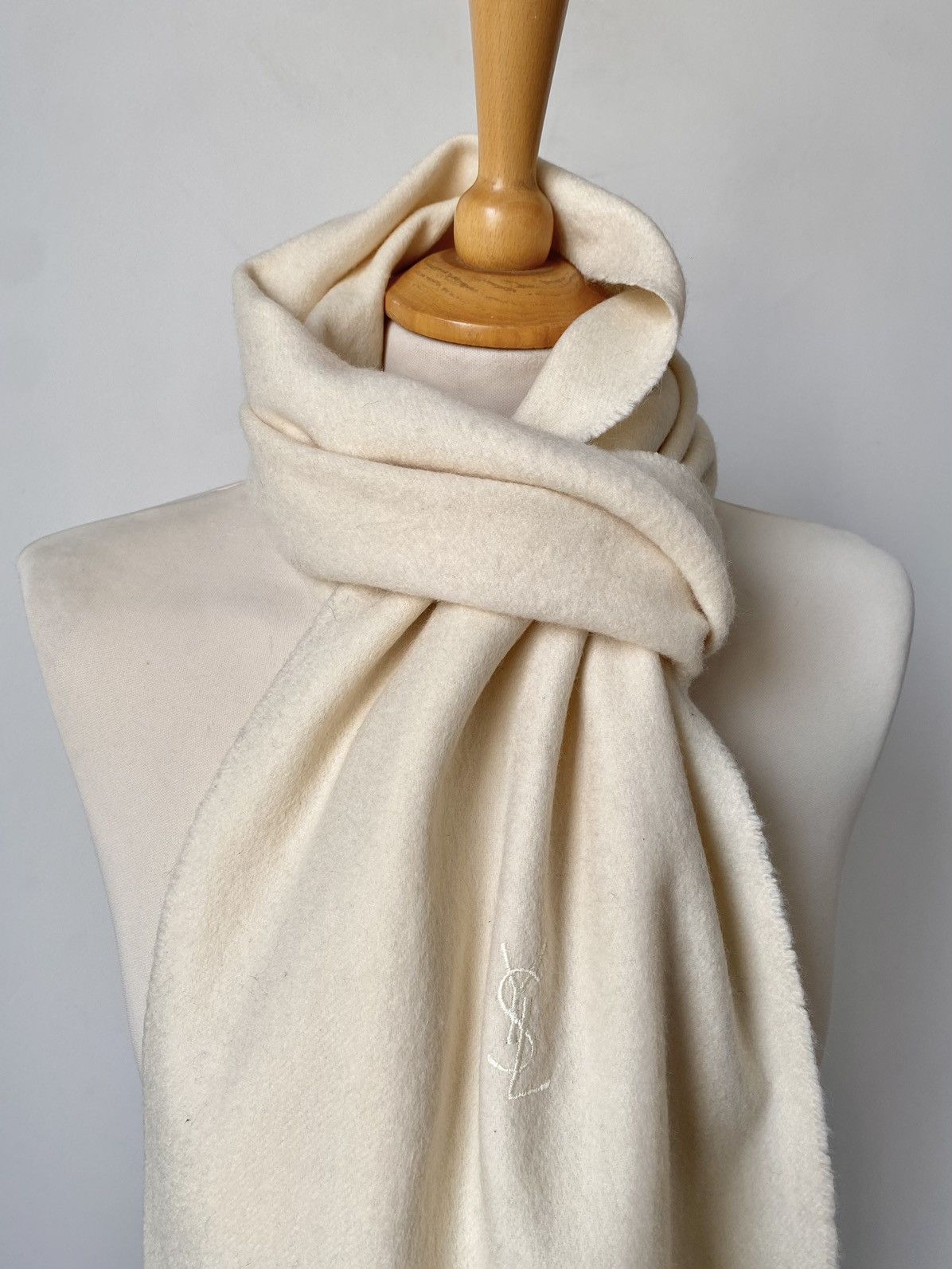 Yves Saint Laurent Yves Saint Laurent Lambswool Ecru Scarf Size ONE SIZE - 5 Thumbnail