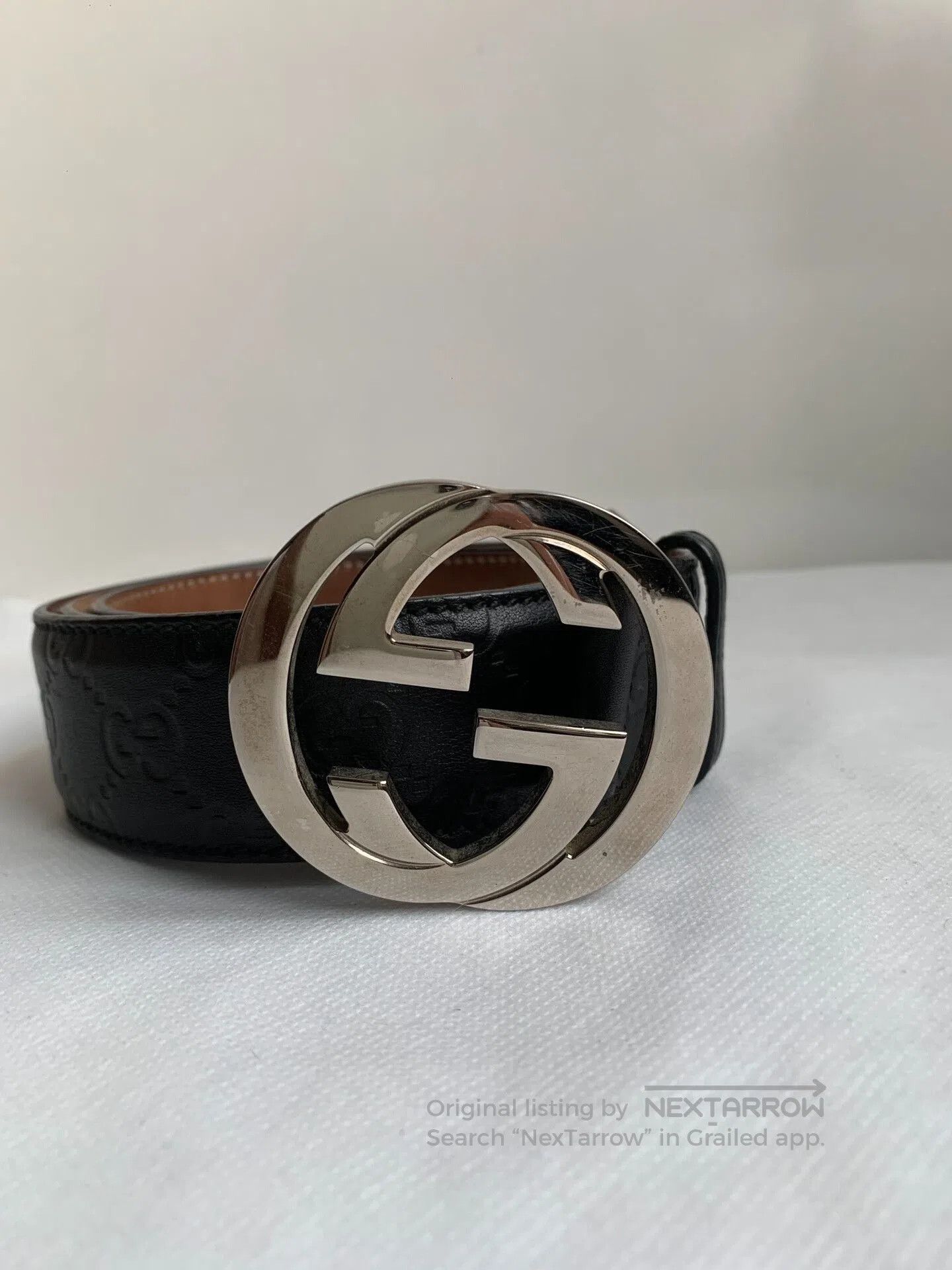 Gucci Men's Double G Silver Buckle Belt.