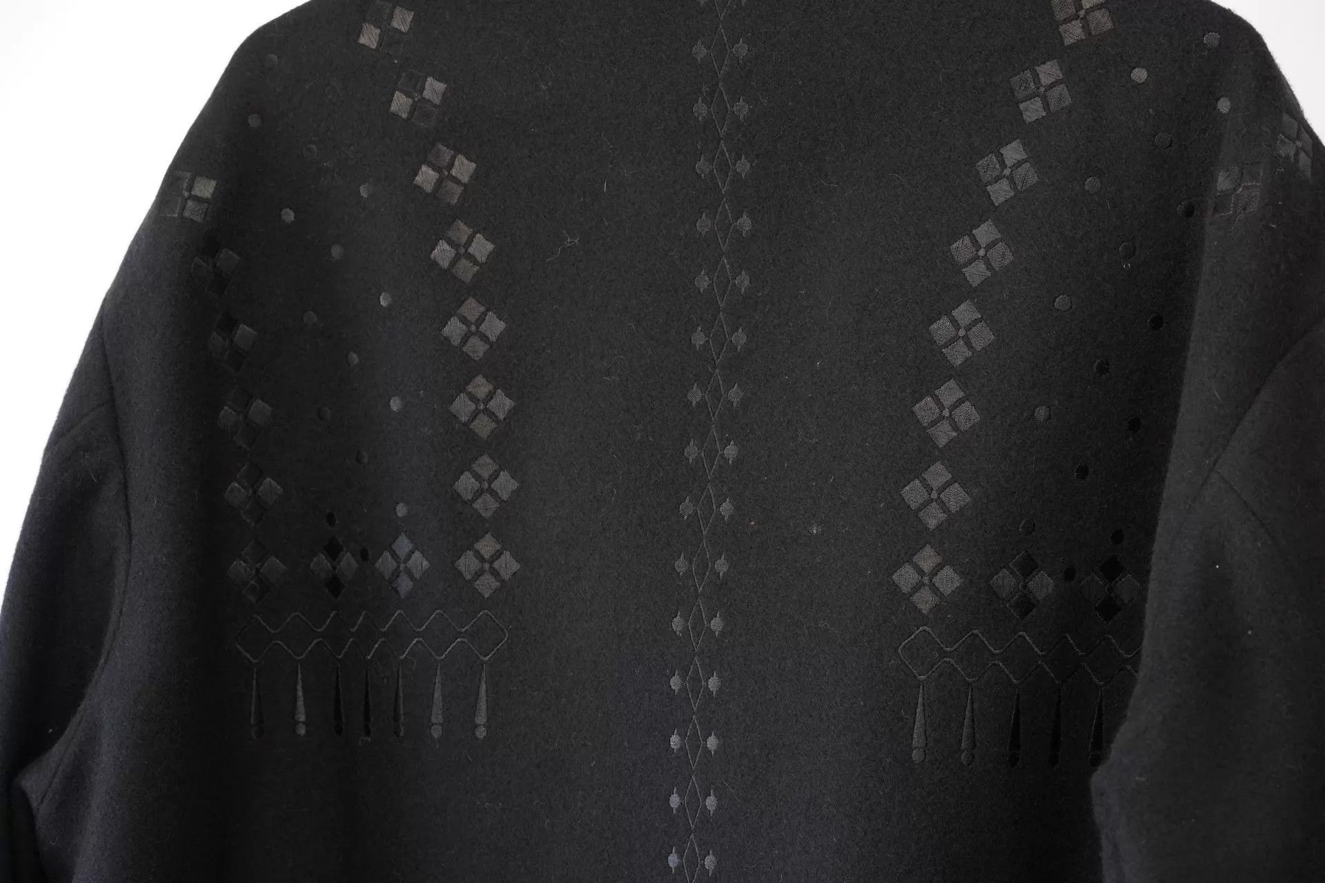 Yohji Yamamoto Yamamoto 22AW Blk Embroidered Back Cashmere Jkt Replica Size US S / EU 44-46 / 1 - 5 Thumbnail