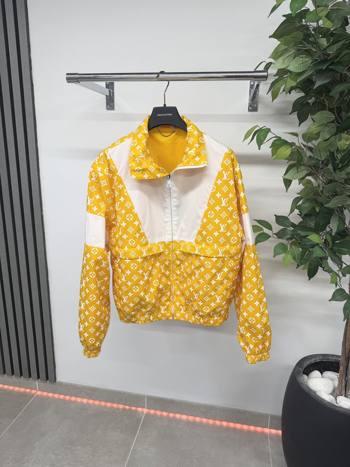 Louis Vuitton Louis Vuitton 1AFWJO Monogram Printed Track Jacket RRP £2630 Size US M / EU 48-50 / 2 - 1 Thumbnail