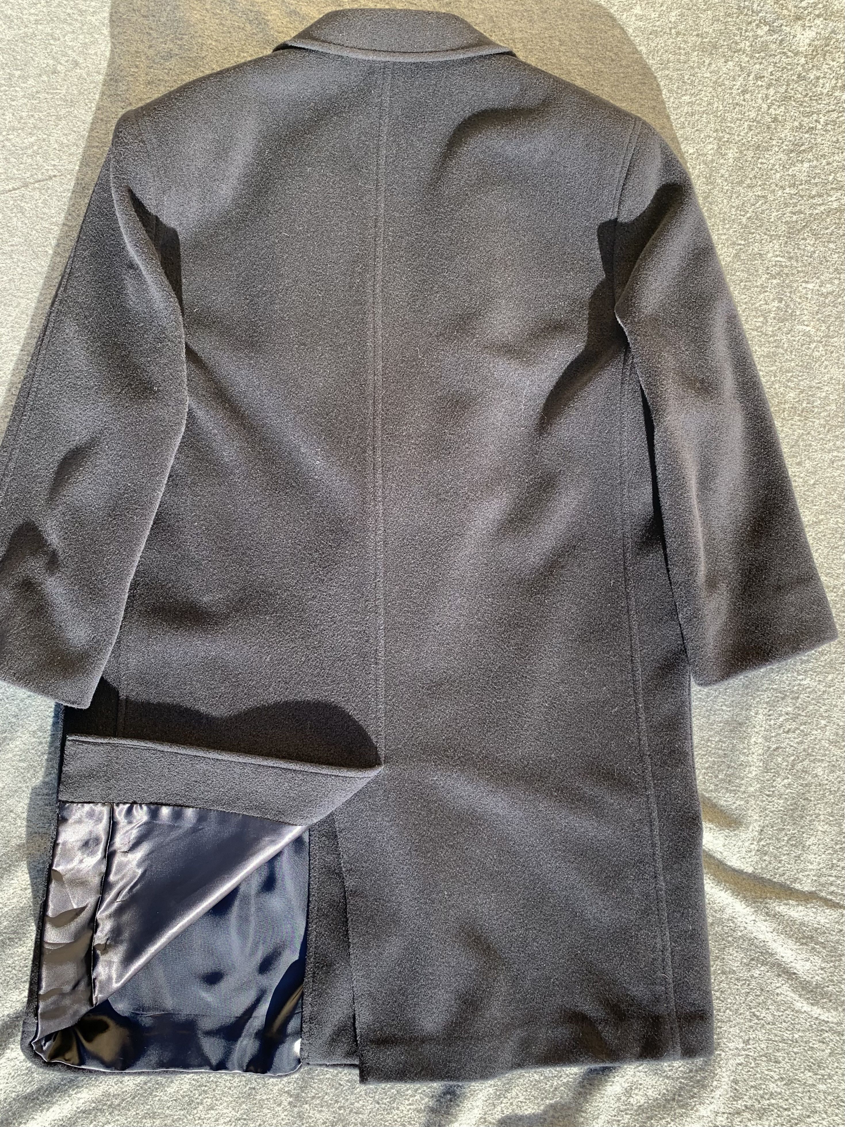 Giorgio Armani Giorgio Armani Double-Breasted Coat - Size 52 IT/ US L Size US L / EU 52-54 / 3 - 4 Thumbnail