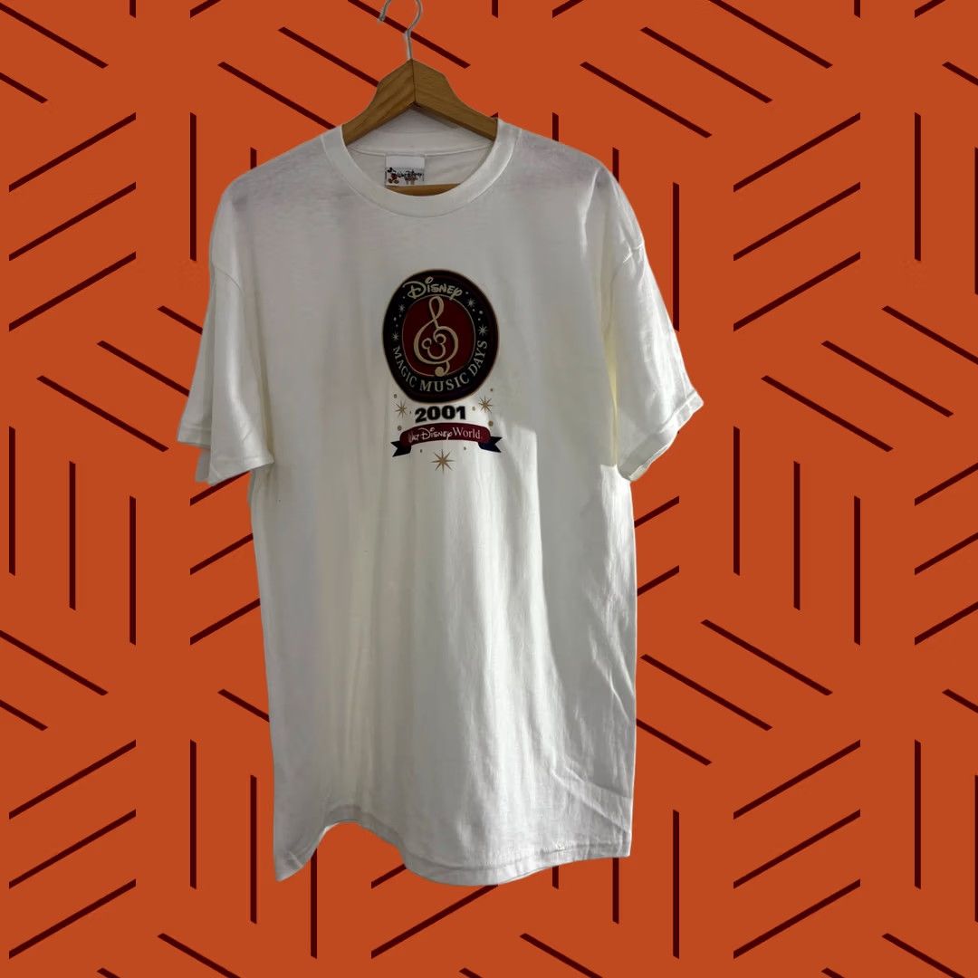 Disney VINTAGE Walt Disney World T-Shirt White XL Crew Short Sleeve Mickey Mouse Disney Music 2001 Graphic Print Mens/Unisex Adults Size US XL / EU 56 / 4 - 1 Thumbnail