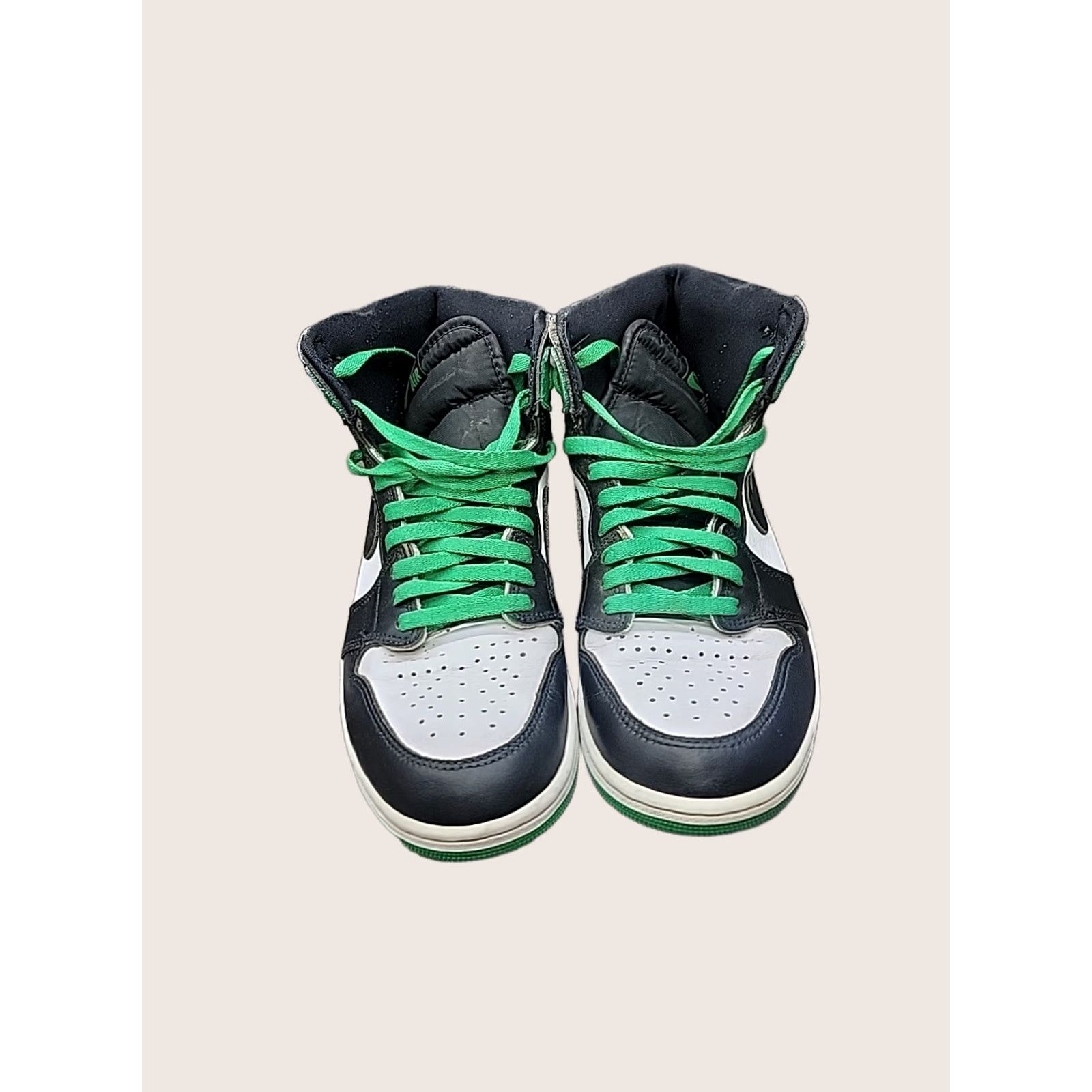 Jordan Brand Jordan 1 Retro High OG Lucky Green Sneaker DZ5485-031 Men’s 10 Shoes Green Nike Jordan 1 Retro High OG Sneaker Mens 10 Green Band Green Size US 9 / EU 42 - 1 Thumbnail