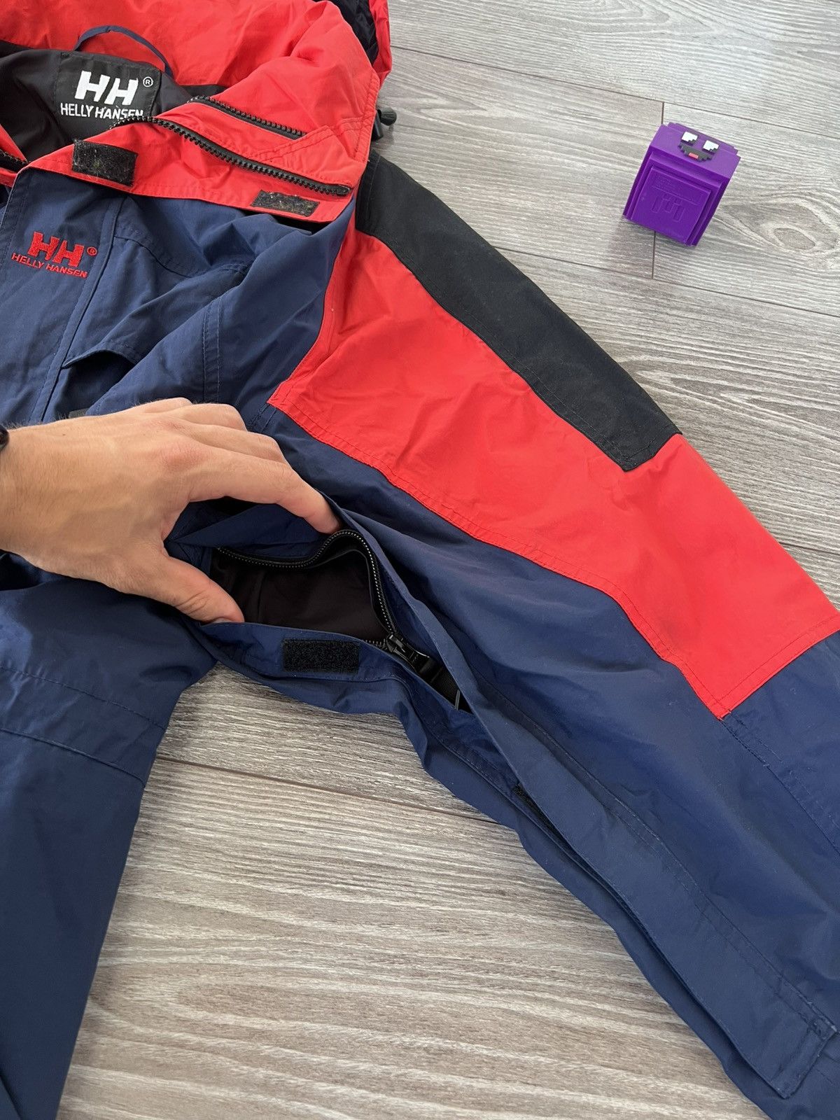 Helly Hansen VINTAGE‼️ Helly Hansen Rare 90s Waterproof Gorpcore Jacket Size US L / EU 52-54 / 3 - 14 Thumbnail