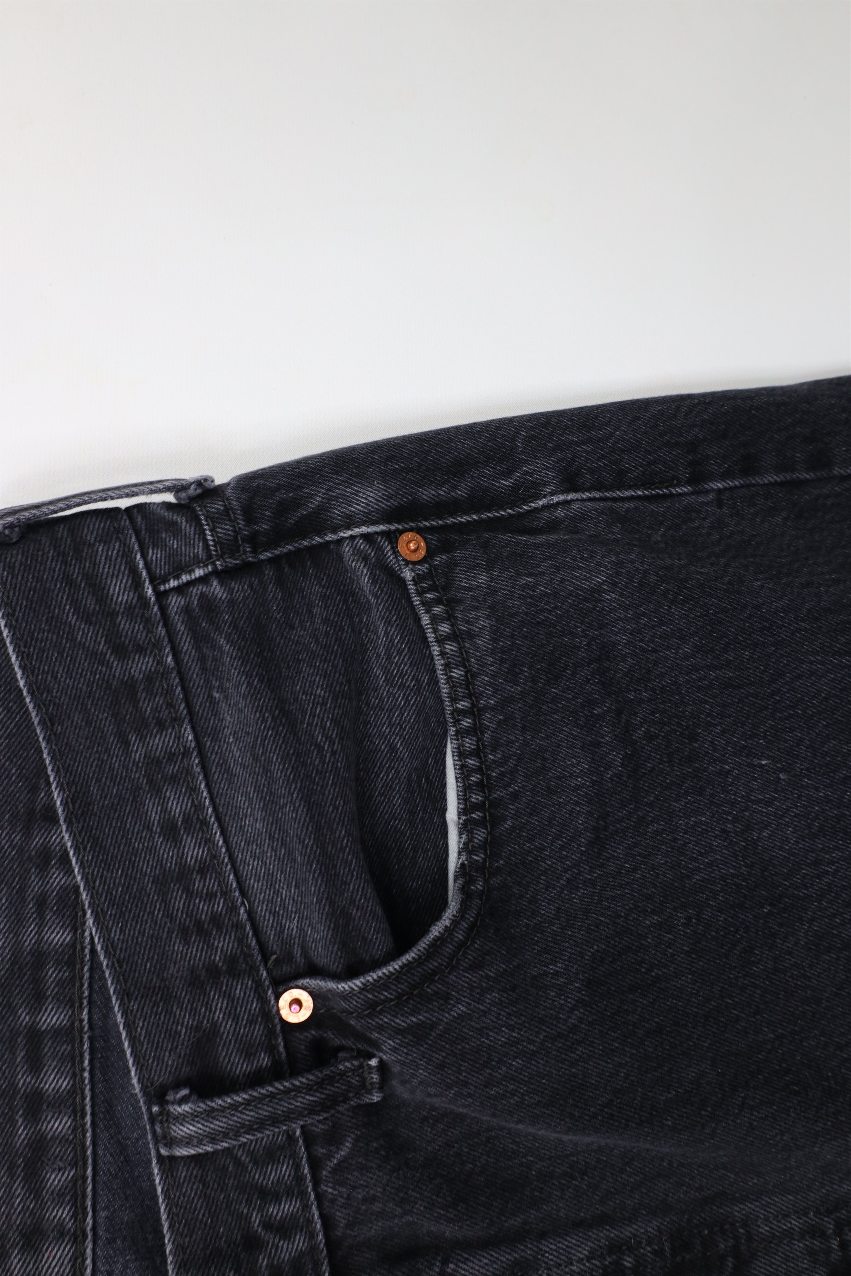 Levi's × Vintage Vintage Y2K Levis 501xx Fly Original Fit Denim Jeans Black Size US 40 / EU 56 - 9 Thumbnail