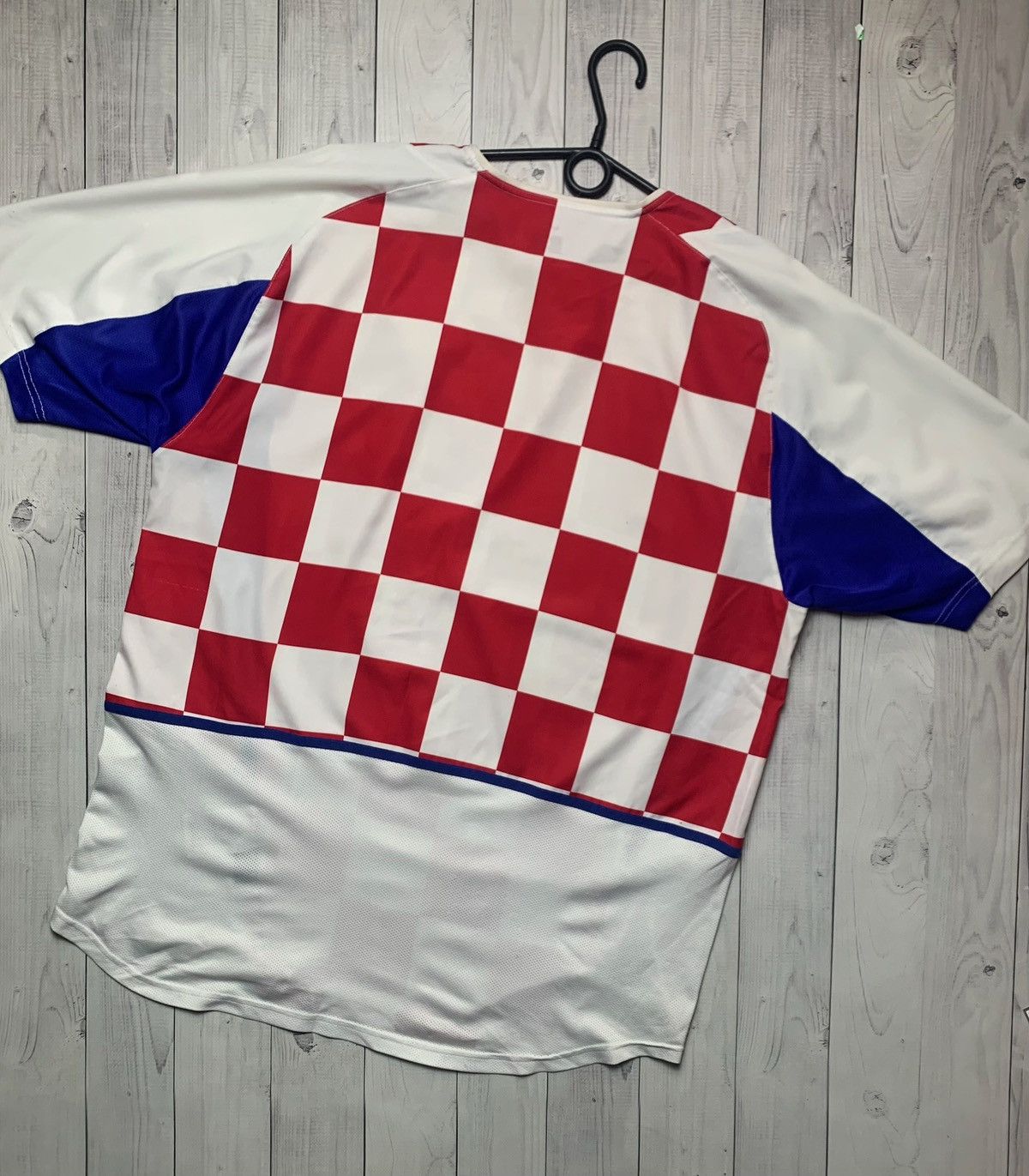 Nike × Vintage Vintage Croatia Nike soccer jersey size XL Size US XL / EU 56 / 4 - 7 Thumbnail