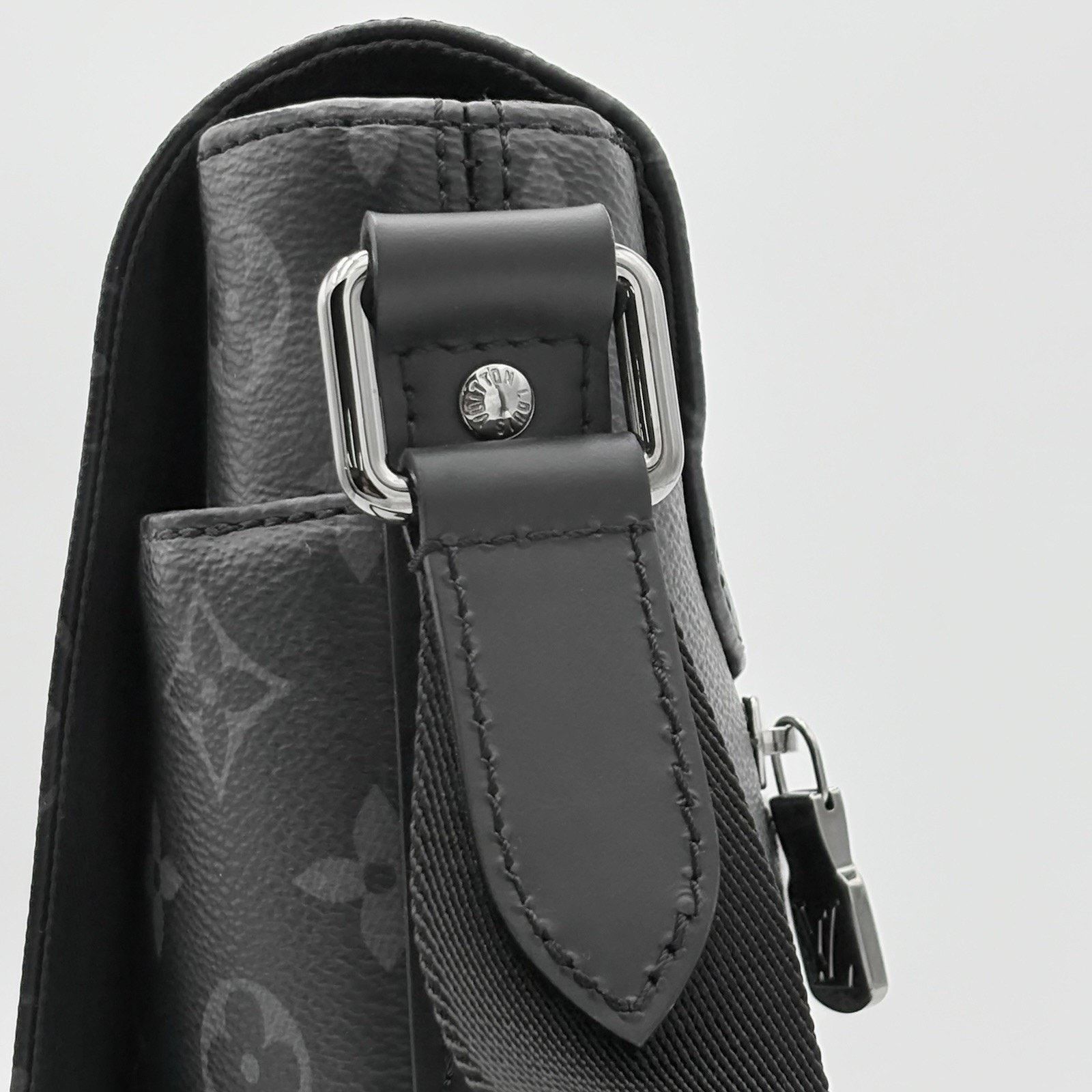 Louis Vuitton District Monogram Eclipse Messenger Bag | SUPER CLEAN! Size ONE SIZE - 7 Thumbnail