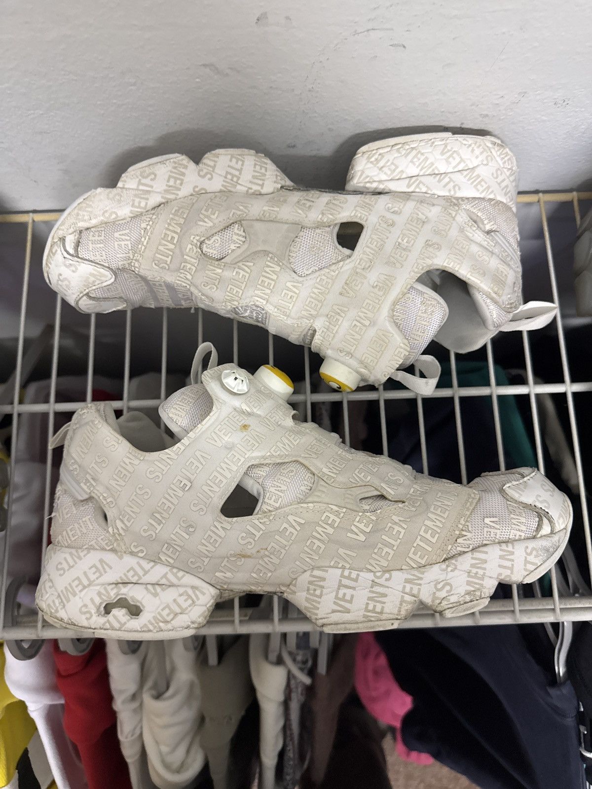 Vetements Vetements x Reebok Emoji Pump sneaker Size US 10 / EU 43 - 6 Thumbnail